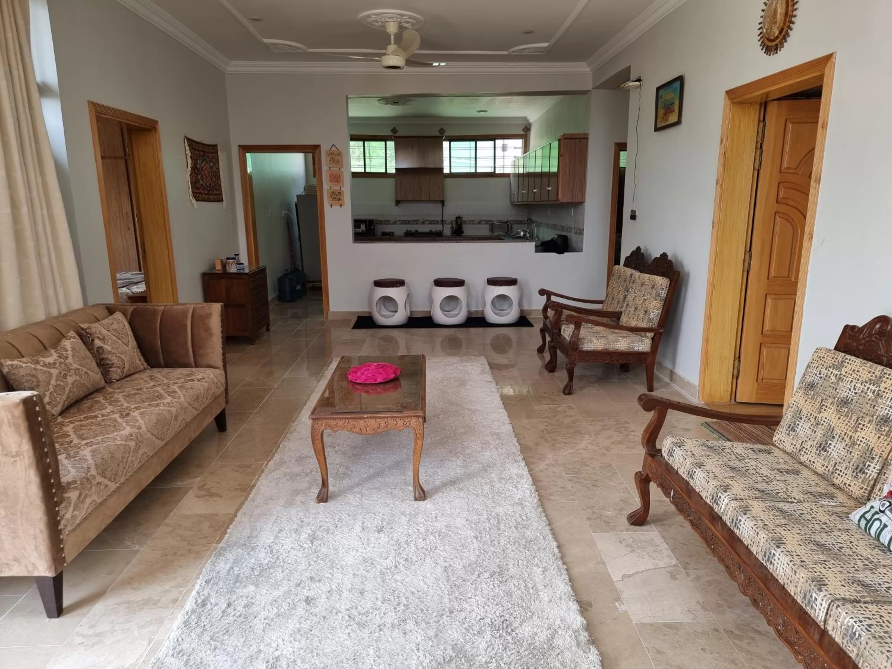 Living room in Srinagar Homes