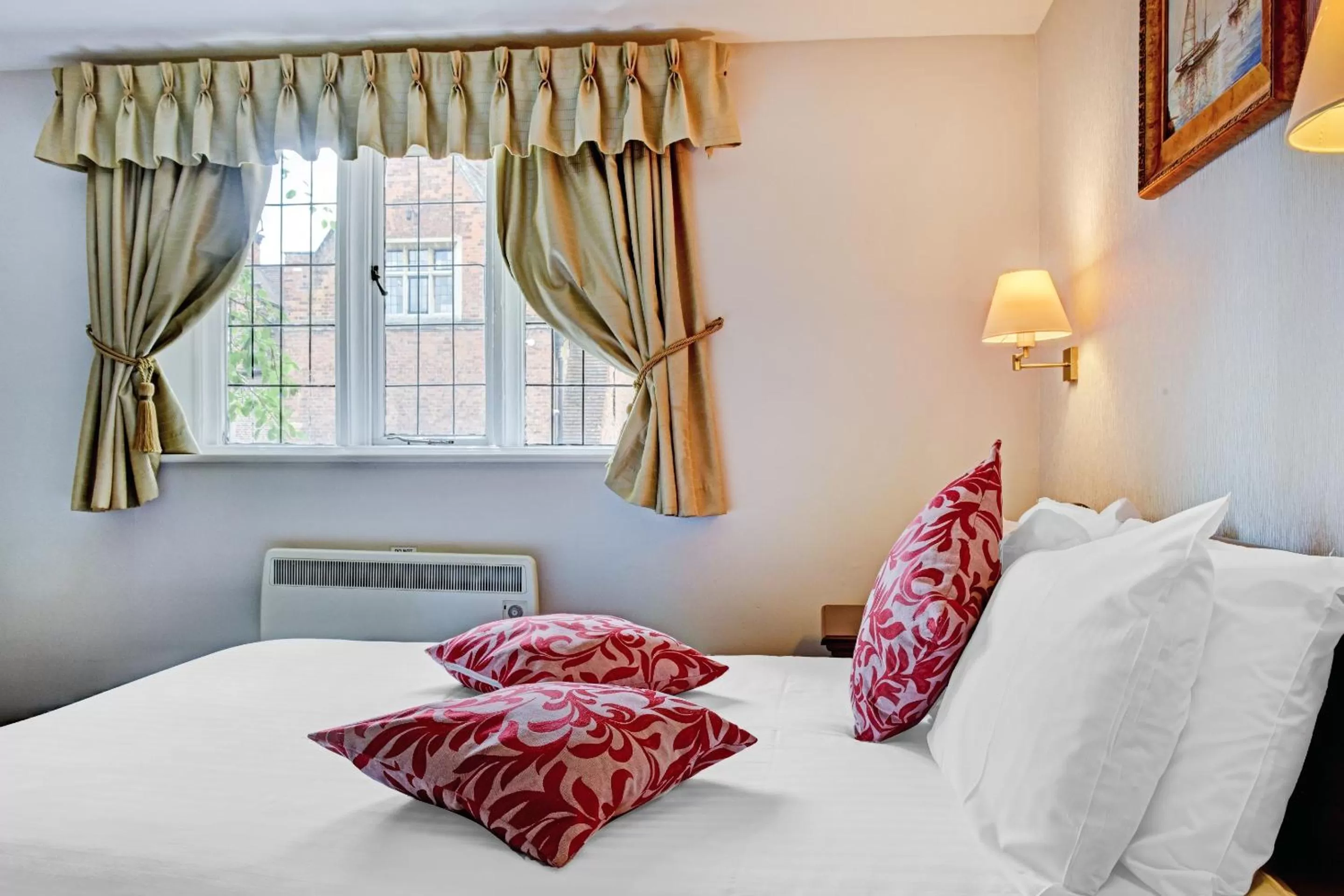 Bedroom in OYO Dovecote Hotel