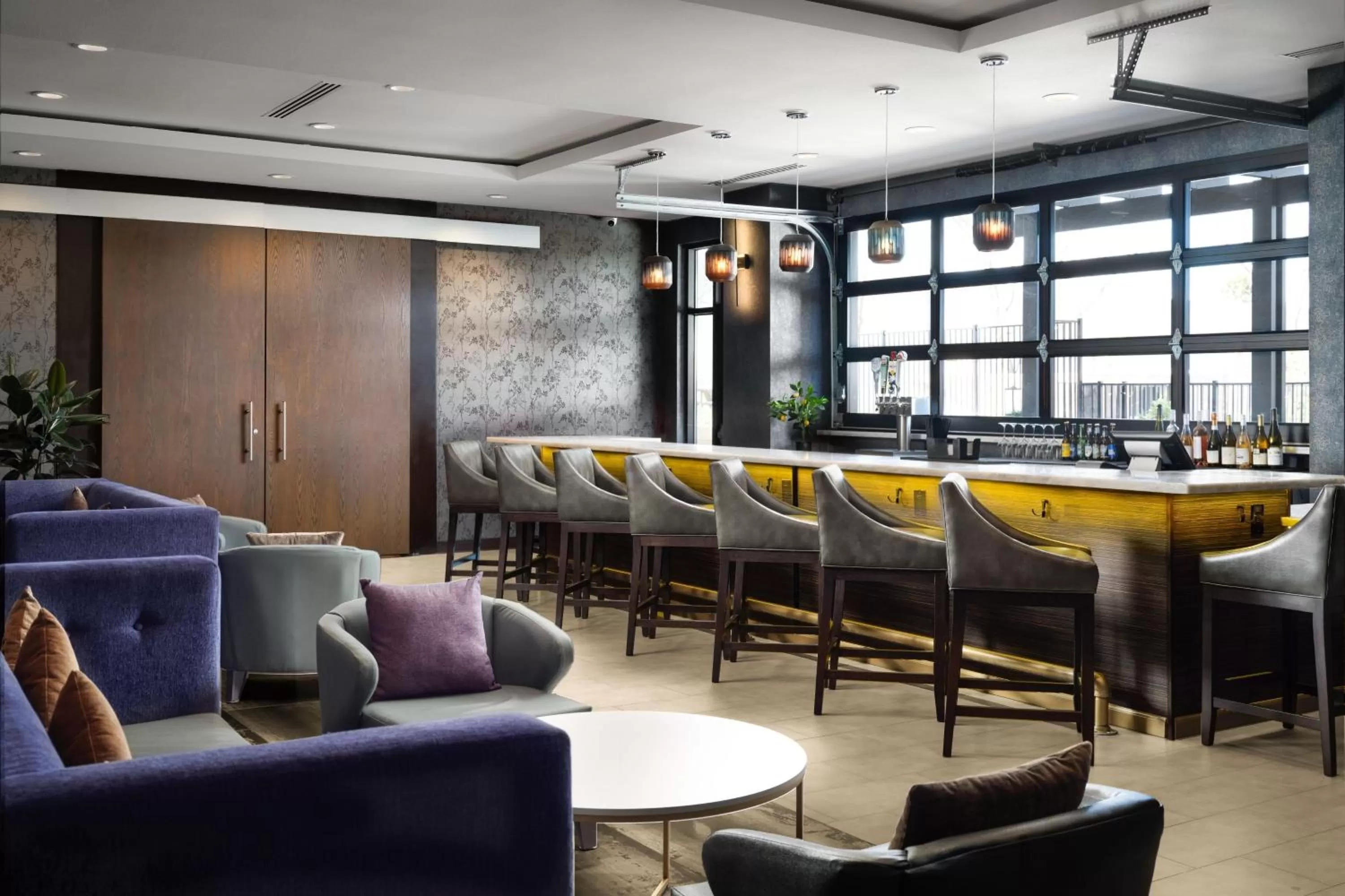 Lounge or bar in SpringHill Suites by Marriott Milpitas Silicon Valley