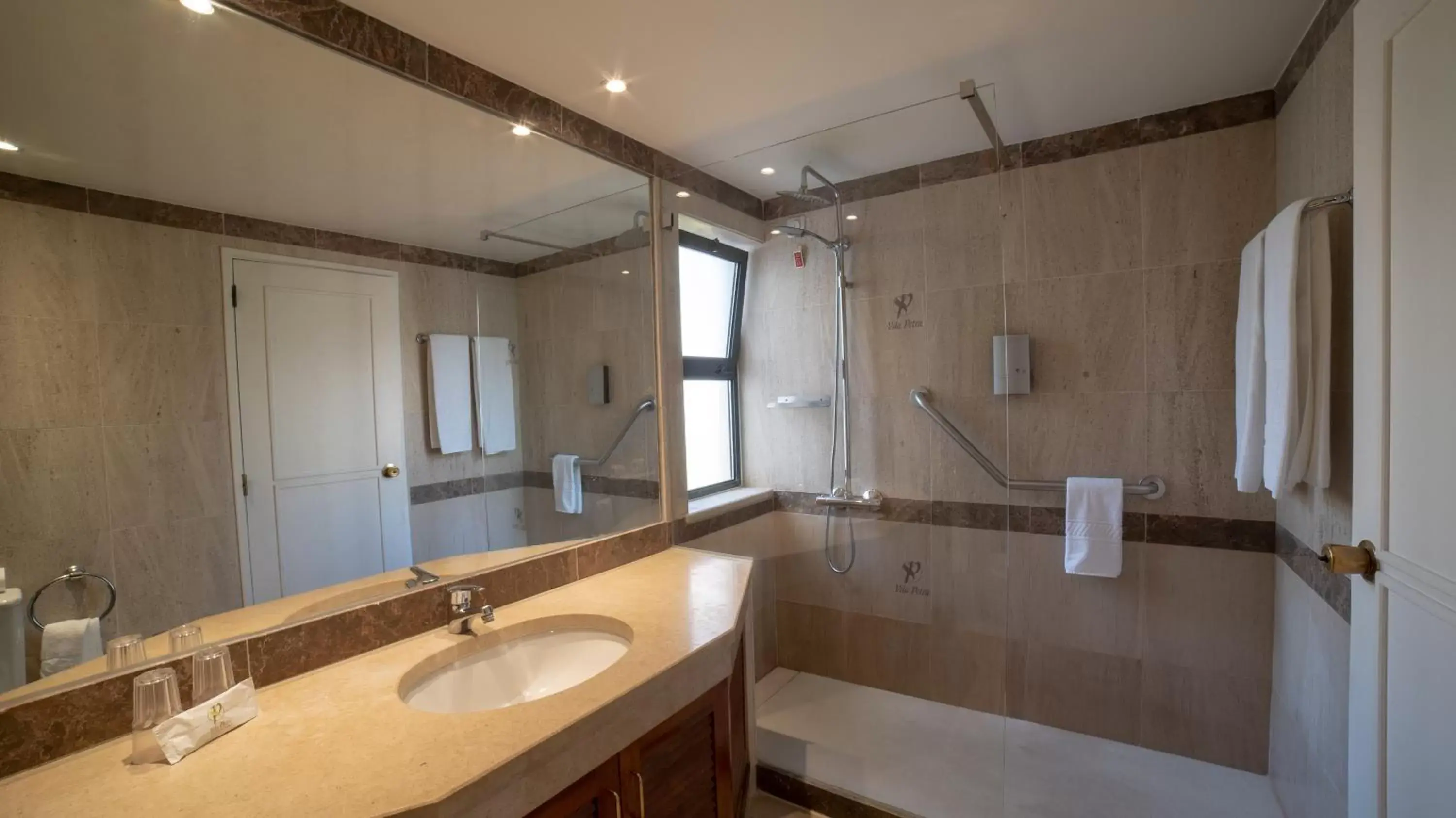 Shower, Bathroom in Vila Petra