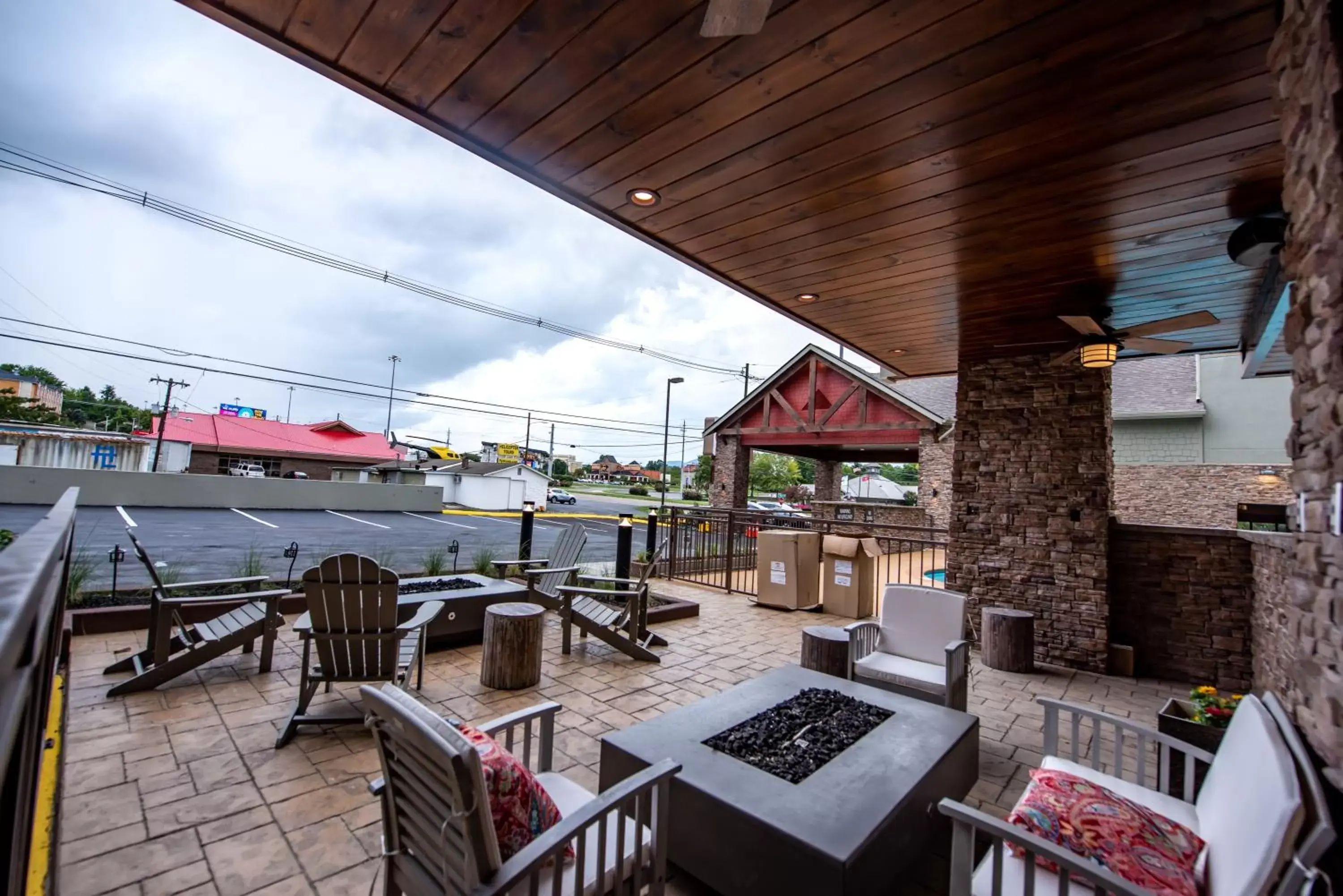 Patio, Restaurant/Places to Eat in Best Western Plus Apple Valley Lodge Pigeon Forge