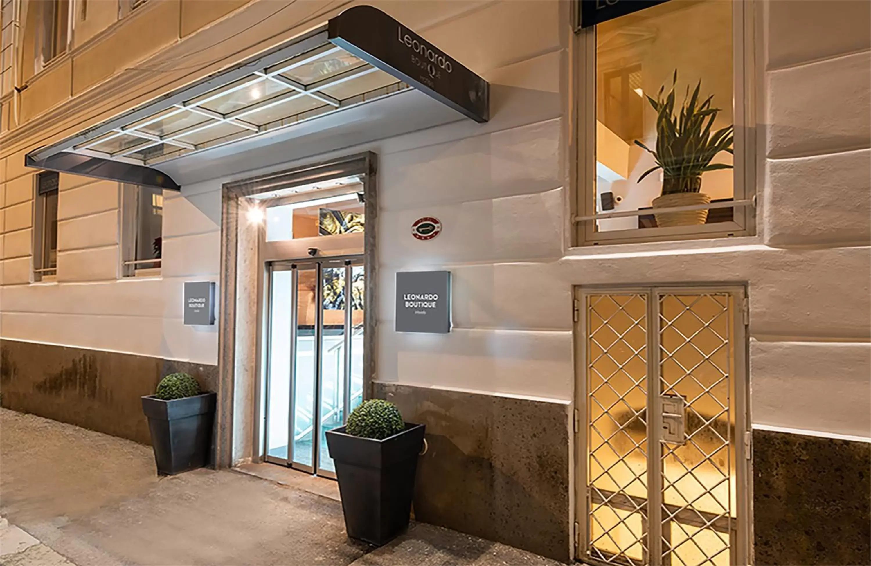 Facade/entrance, Lobby/Reception in Leonardo Boutique Hotel Rome Termini
