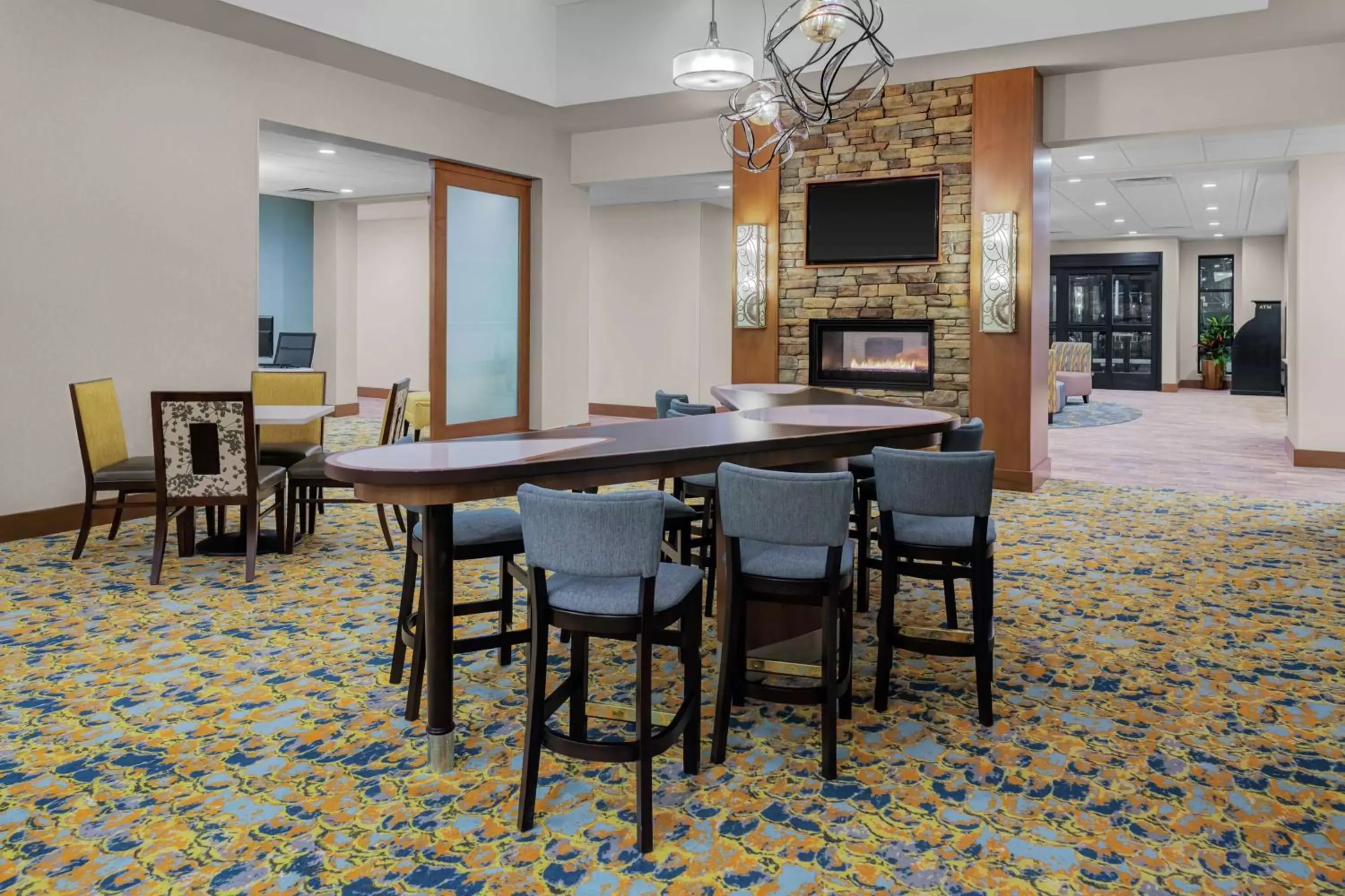 Dining area in Homewood Suites By Hilton Wauwatosa Milwaukee