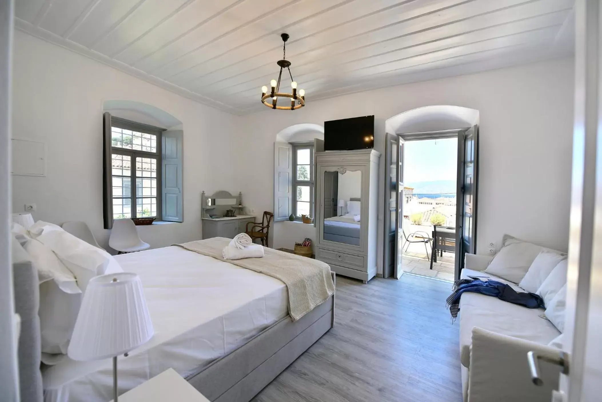 Bed in Hydra Art Suites