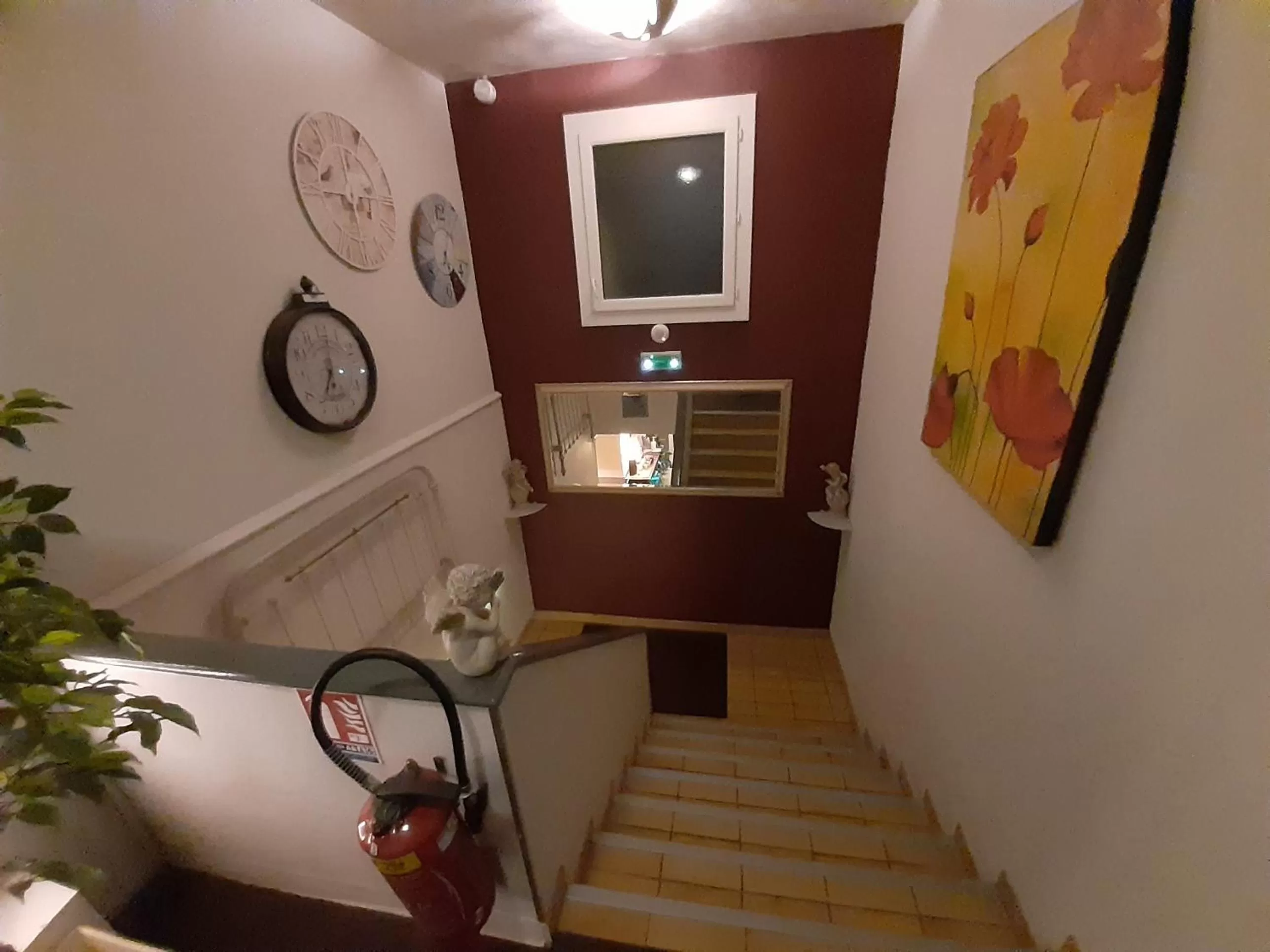 Property building in Hôtel du Tricastin