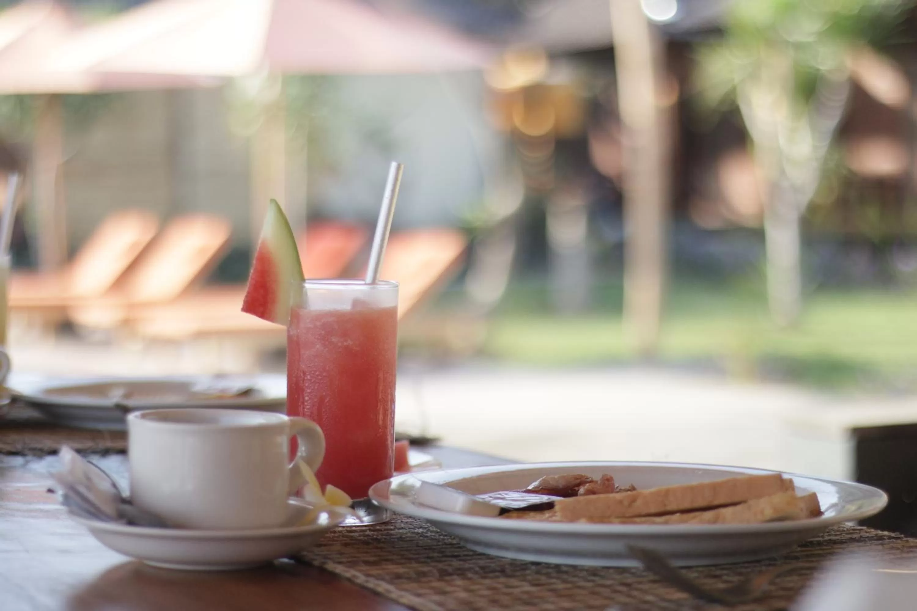 Restaurant/places to eat in D'Muncuk Huts Lembongan