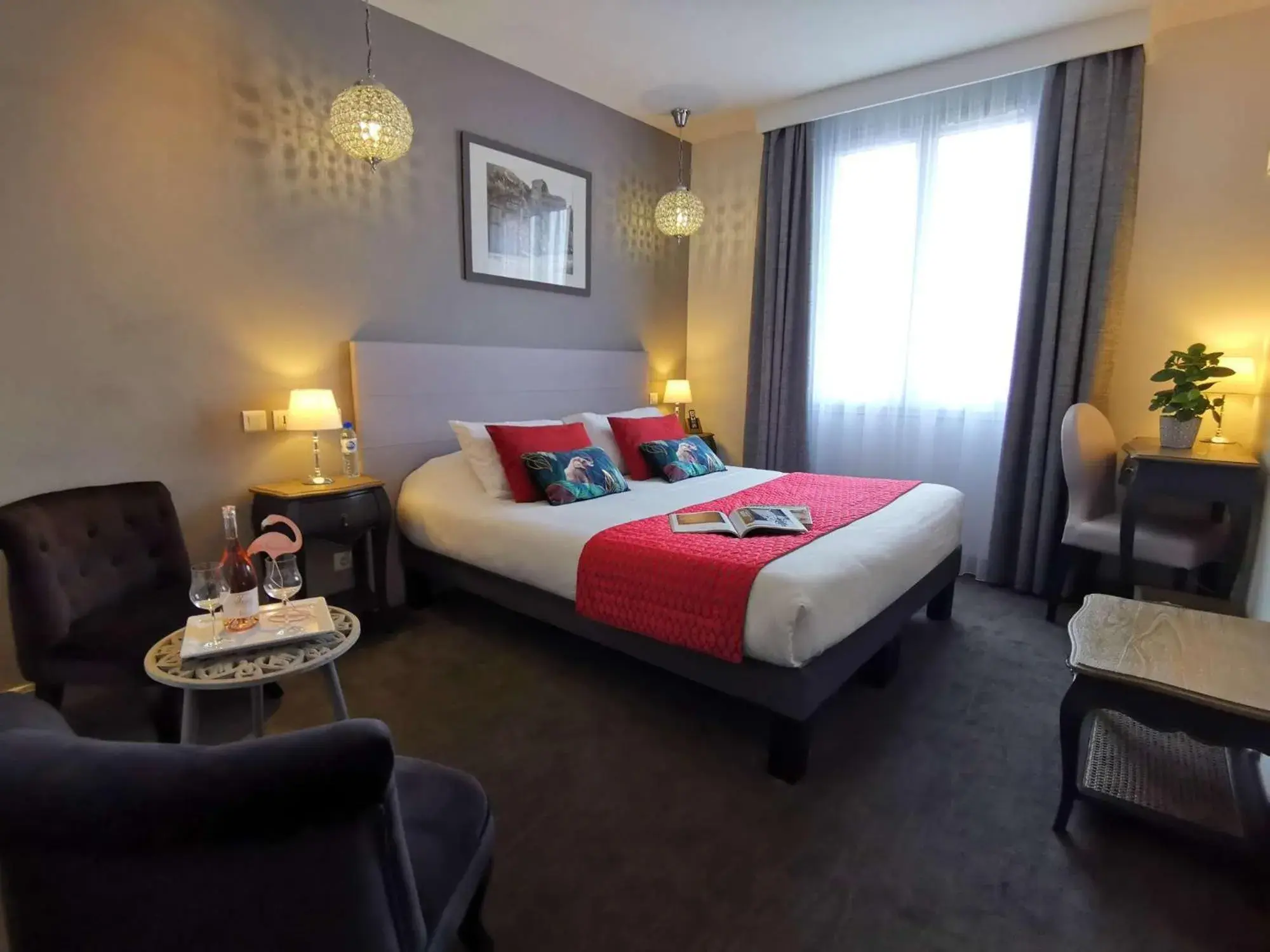 Bedroom, Bed in Brit Hotel Acacias