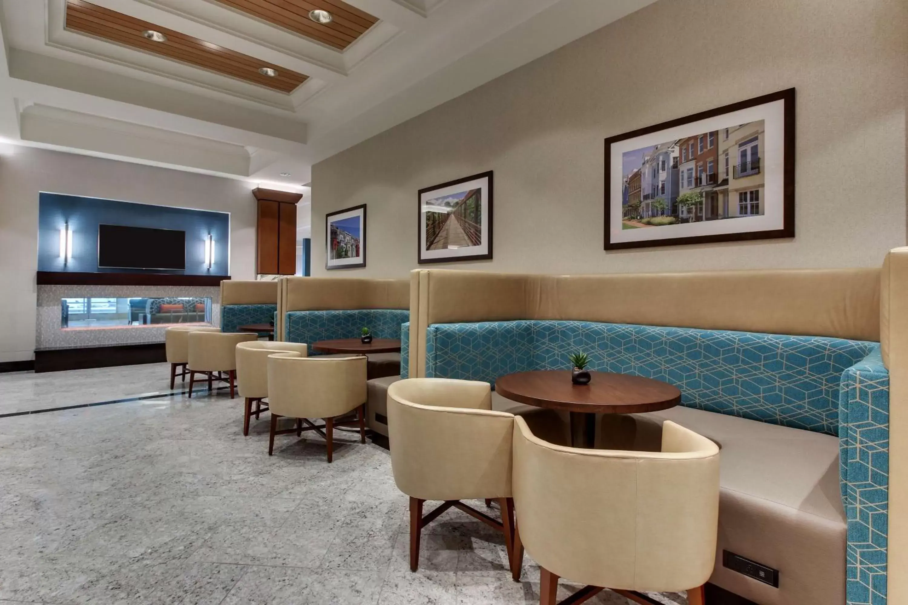 Lobby or reception, Lounge/Bar in Drury Plaza Hotel Richmond