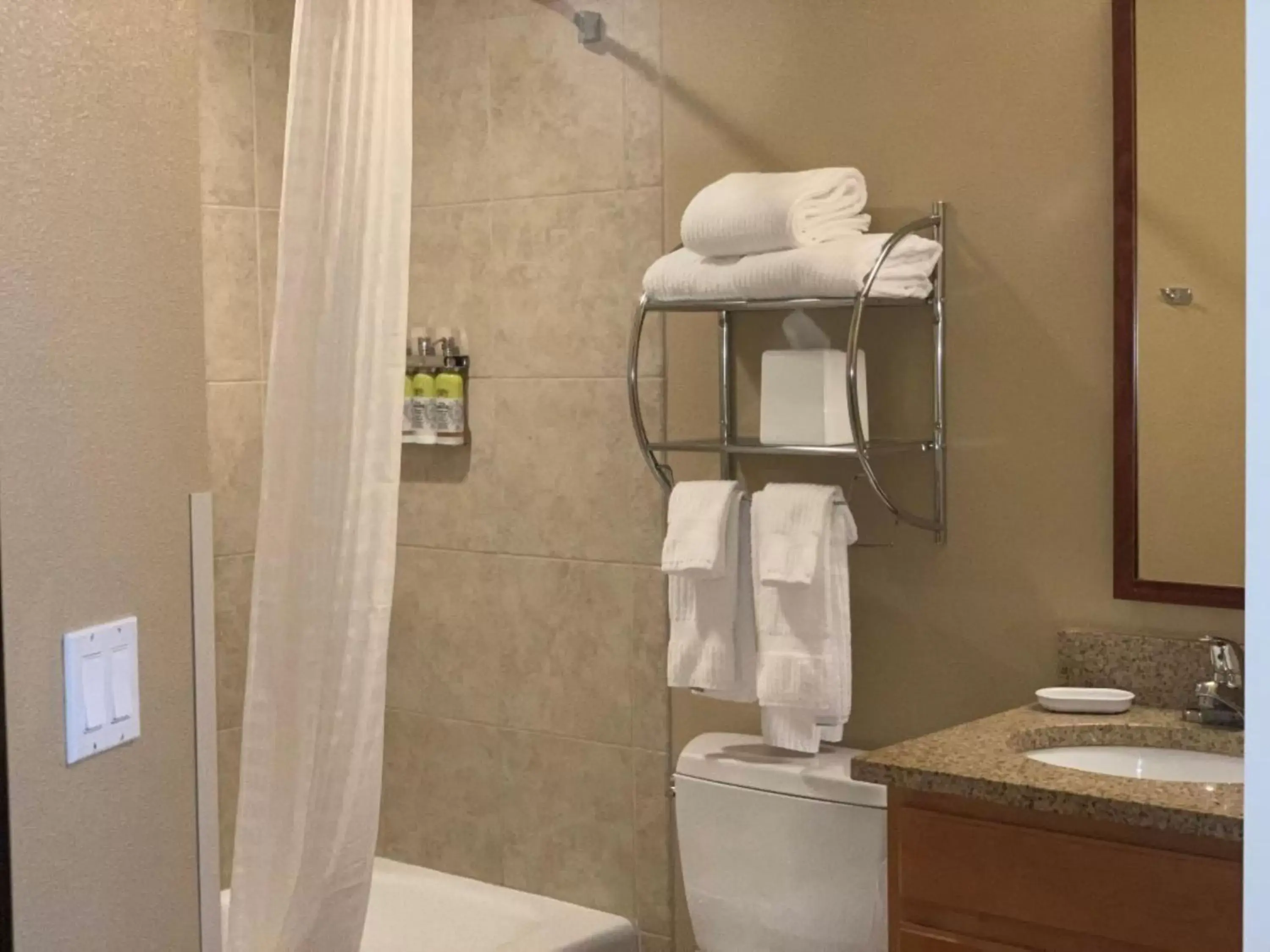Suite with Hearing Mobility Accessible Tub in Candlewood Suites Craig-Northwest, an IHG Hotel