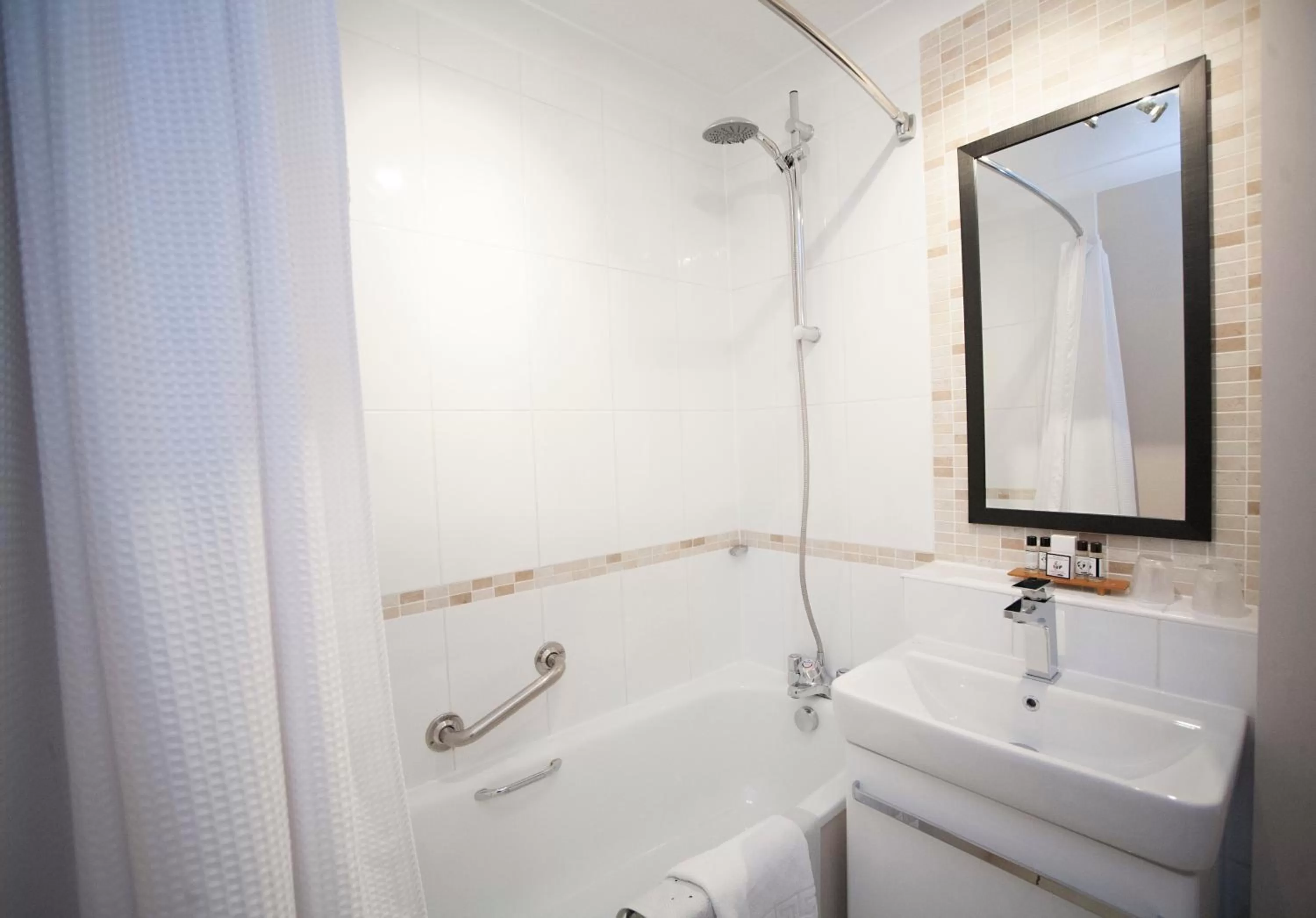 Bathroom in The White Swan