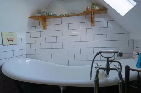 Bathroom in St.Catherine`s Cottage, The Old School House