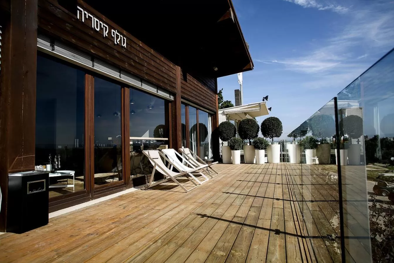 Golfcourse in Danielle boutique suite