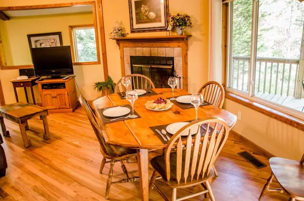 Dining Area in Asheville Cabins of Willow Winds