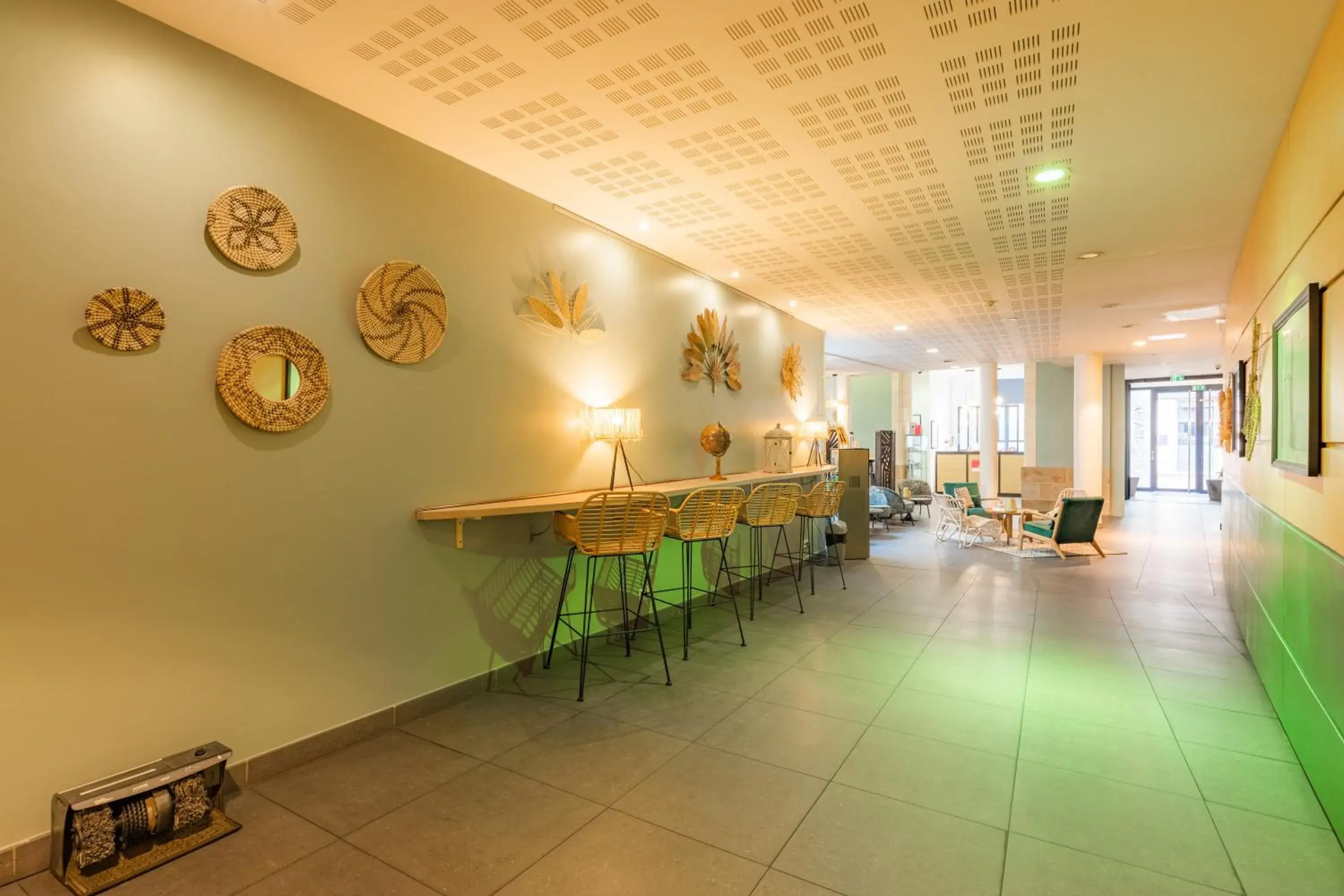 Lobby or reception, Restaurant/Places to Eat in Park & Suites Elegance Nantes-Carre Bouffay