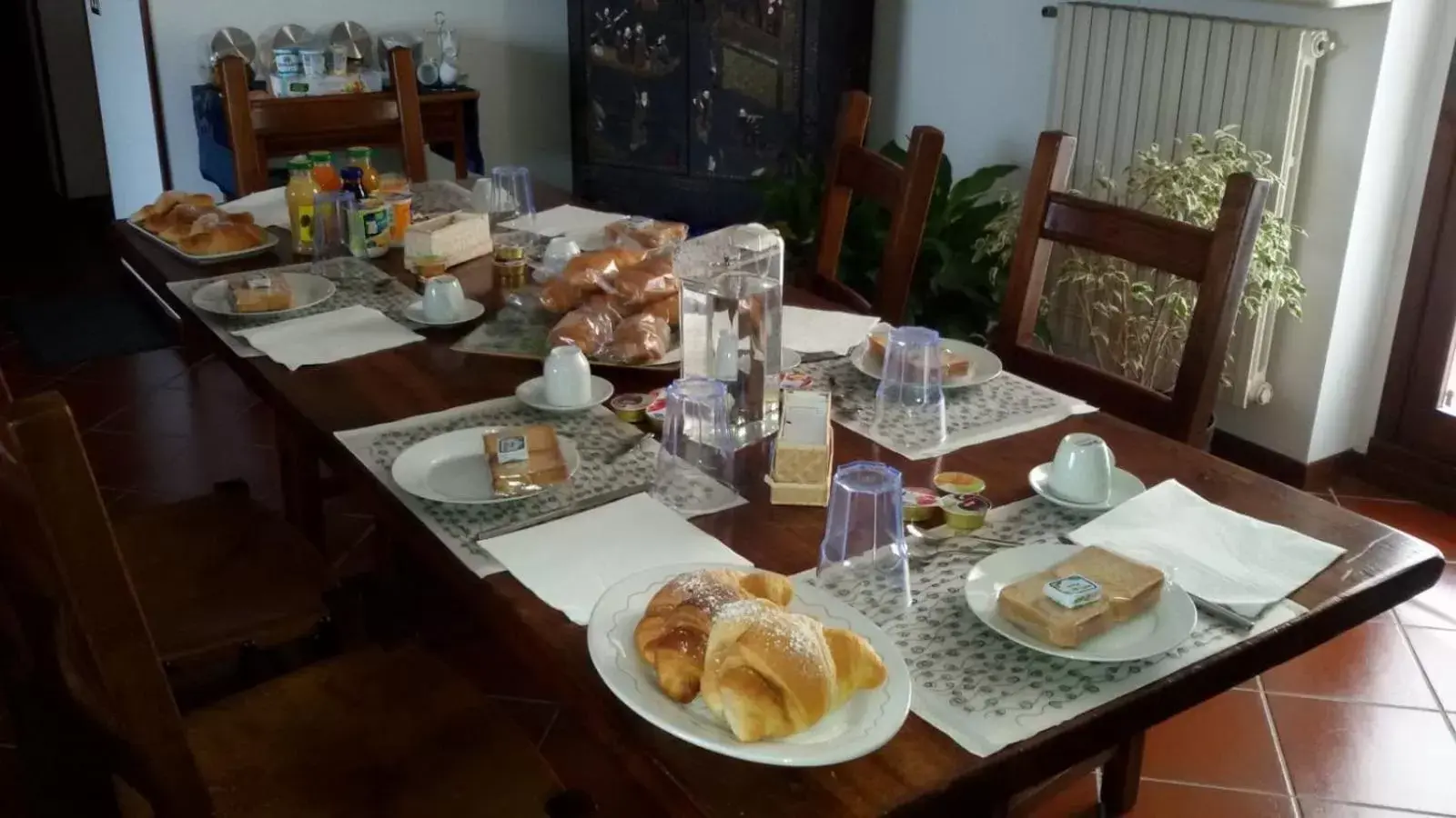 Dining area, Restaurant/Places to Eat in B&B Il Glicine di Basiglio