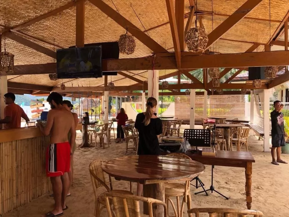 Restaurant/places to eat in Pangulatan Beach Resort