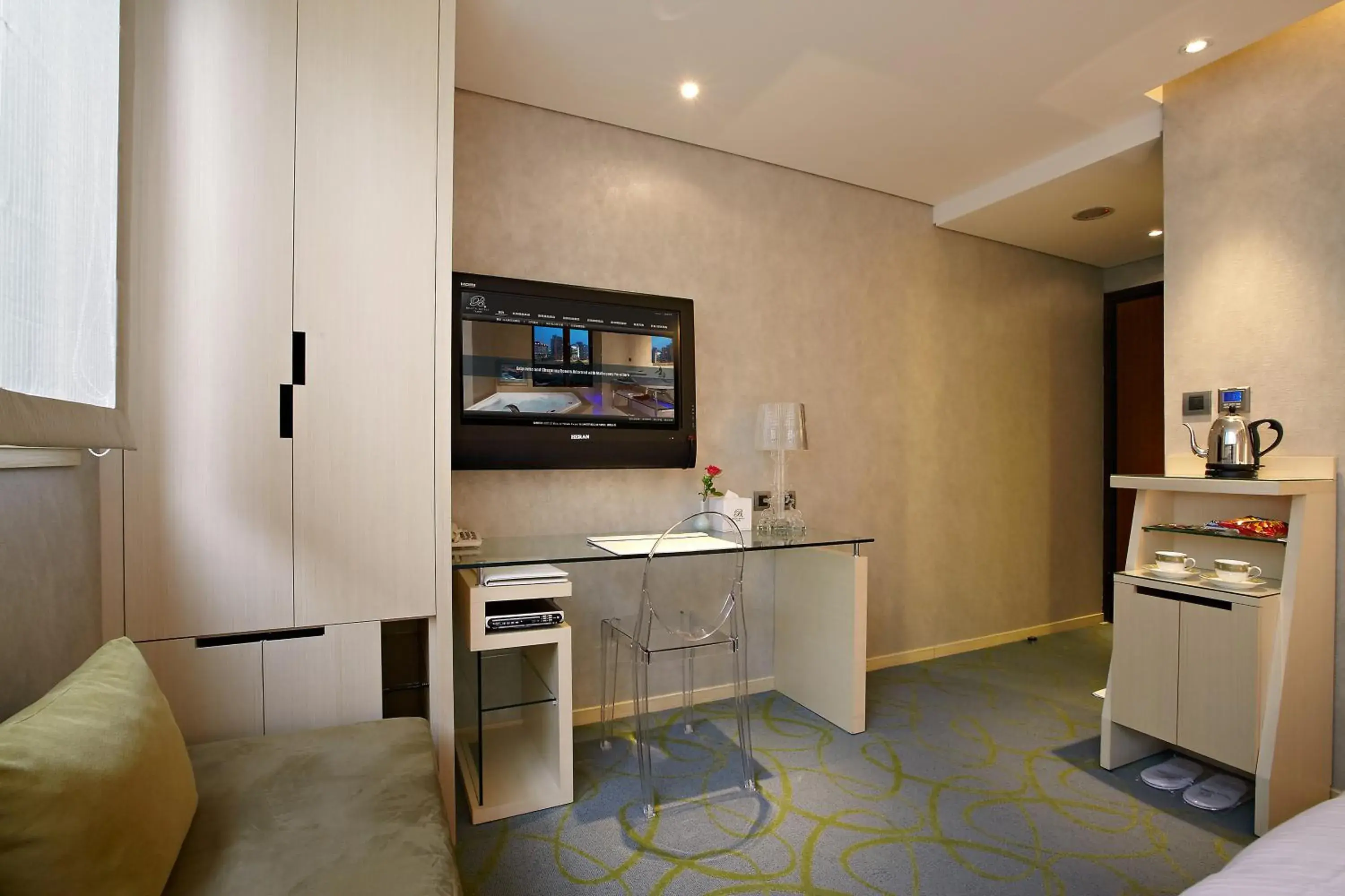 Bedroom, Kitchen/Kitchenette in Beauty Hotels - Beautique Hotel