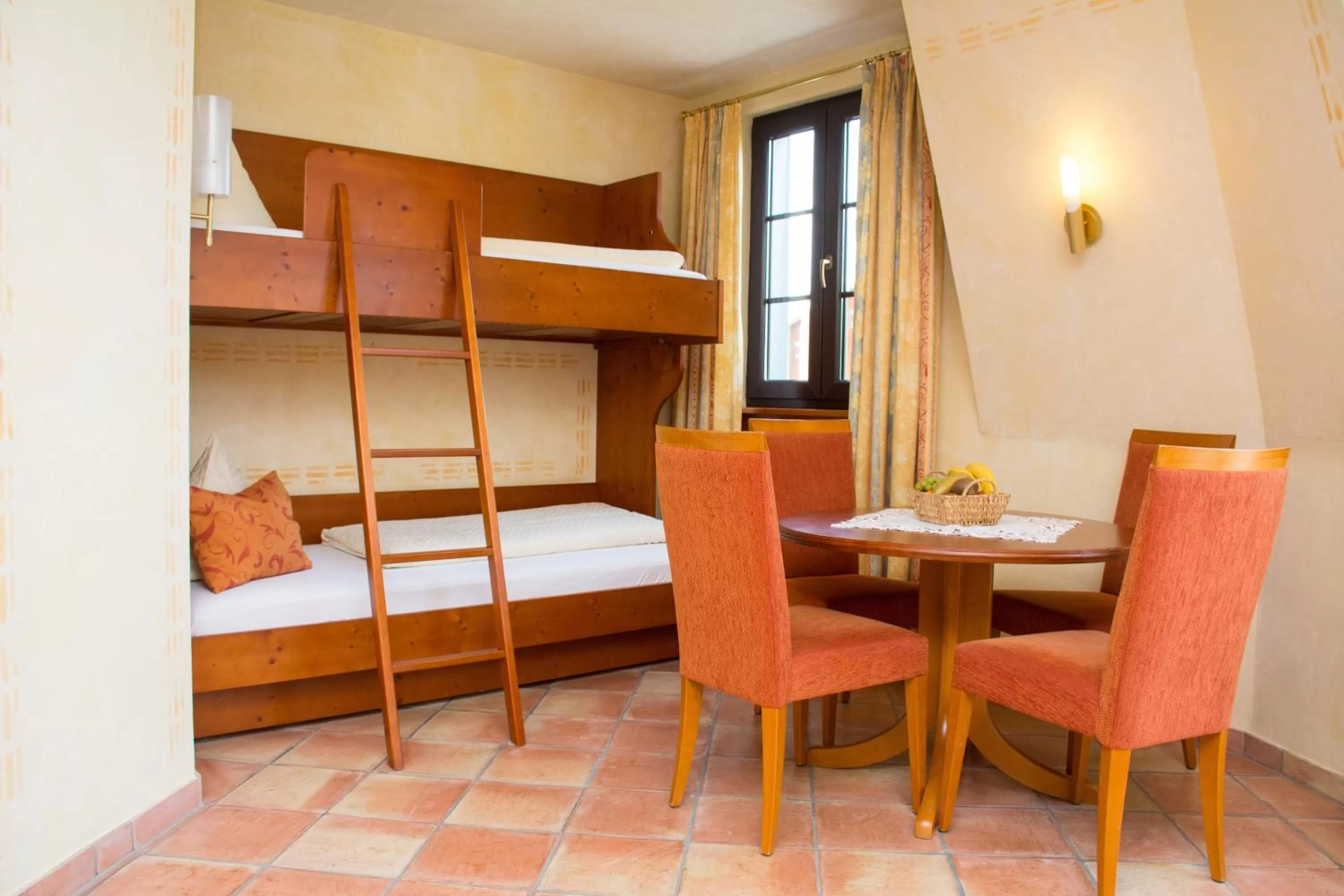 bunk bed, Bed in Hotel Casa Rustica - Eintrittskarten für den Europapark erhalten Sie garantiert über uns!