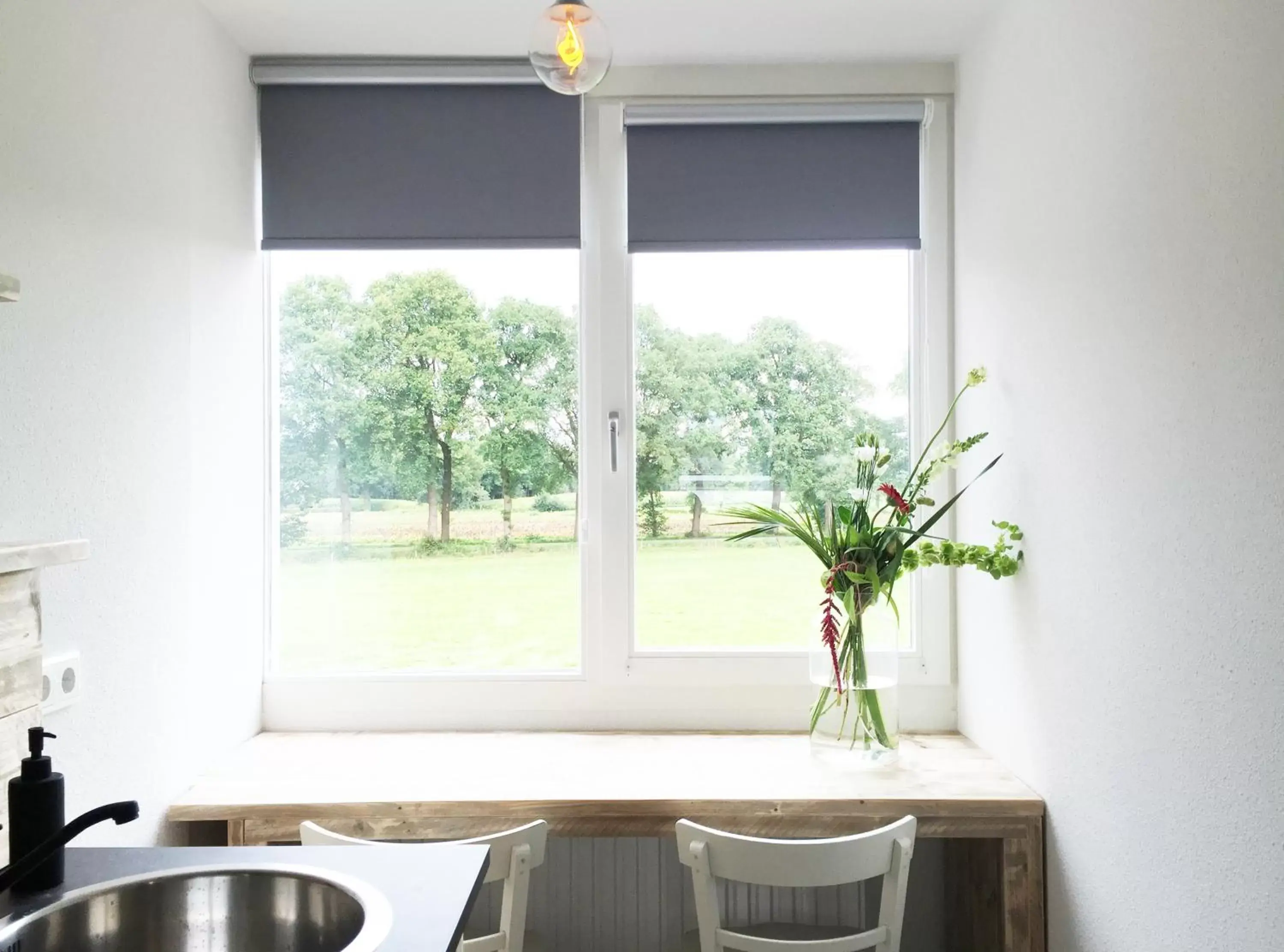 Dining area in B&B De Achterdiek