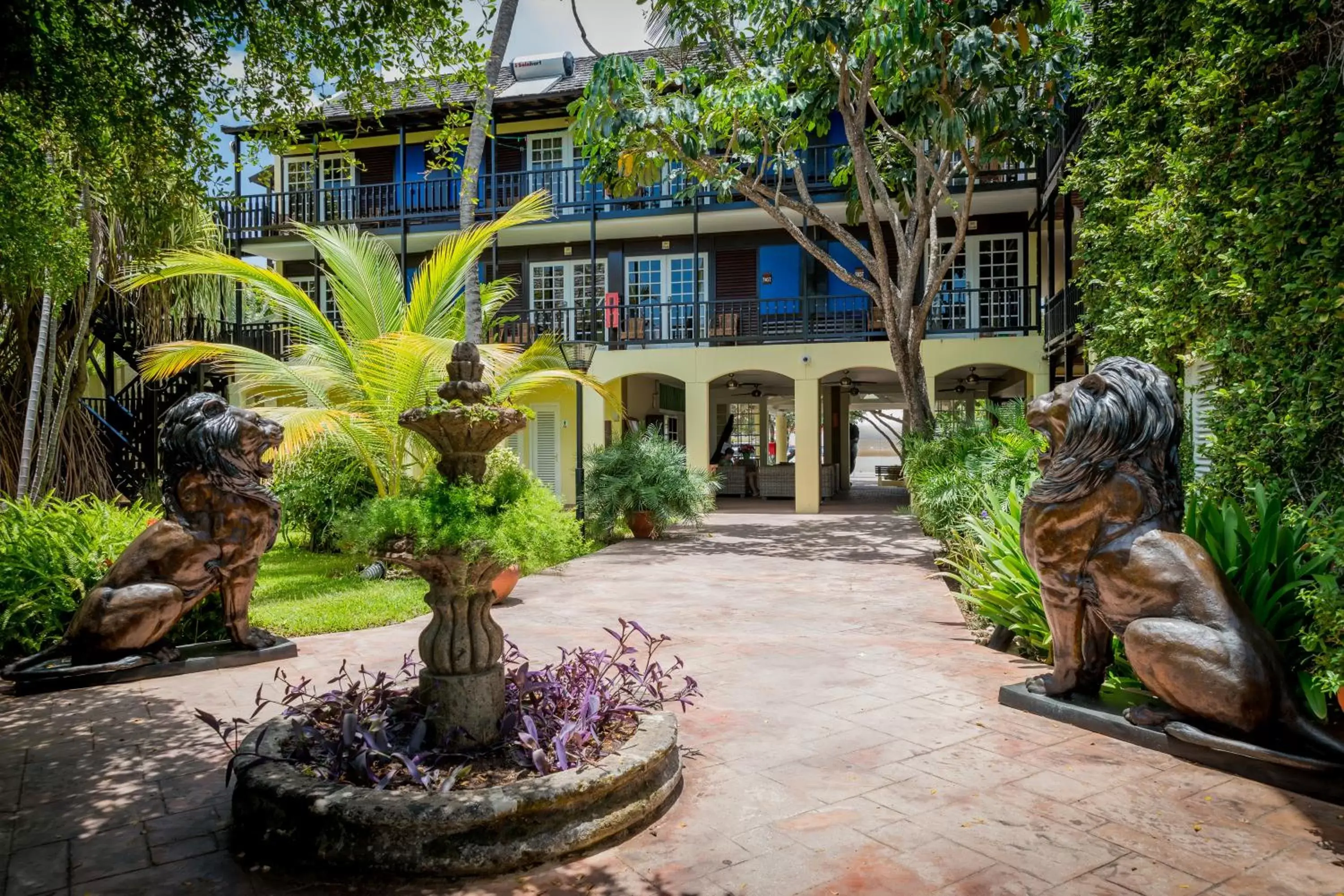 Lobby or reception in LionsDive Beach Resort