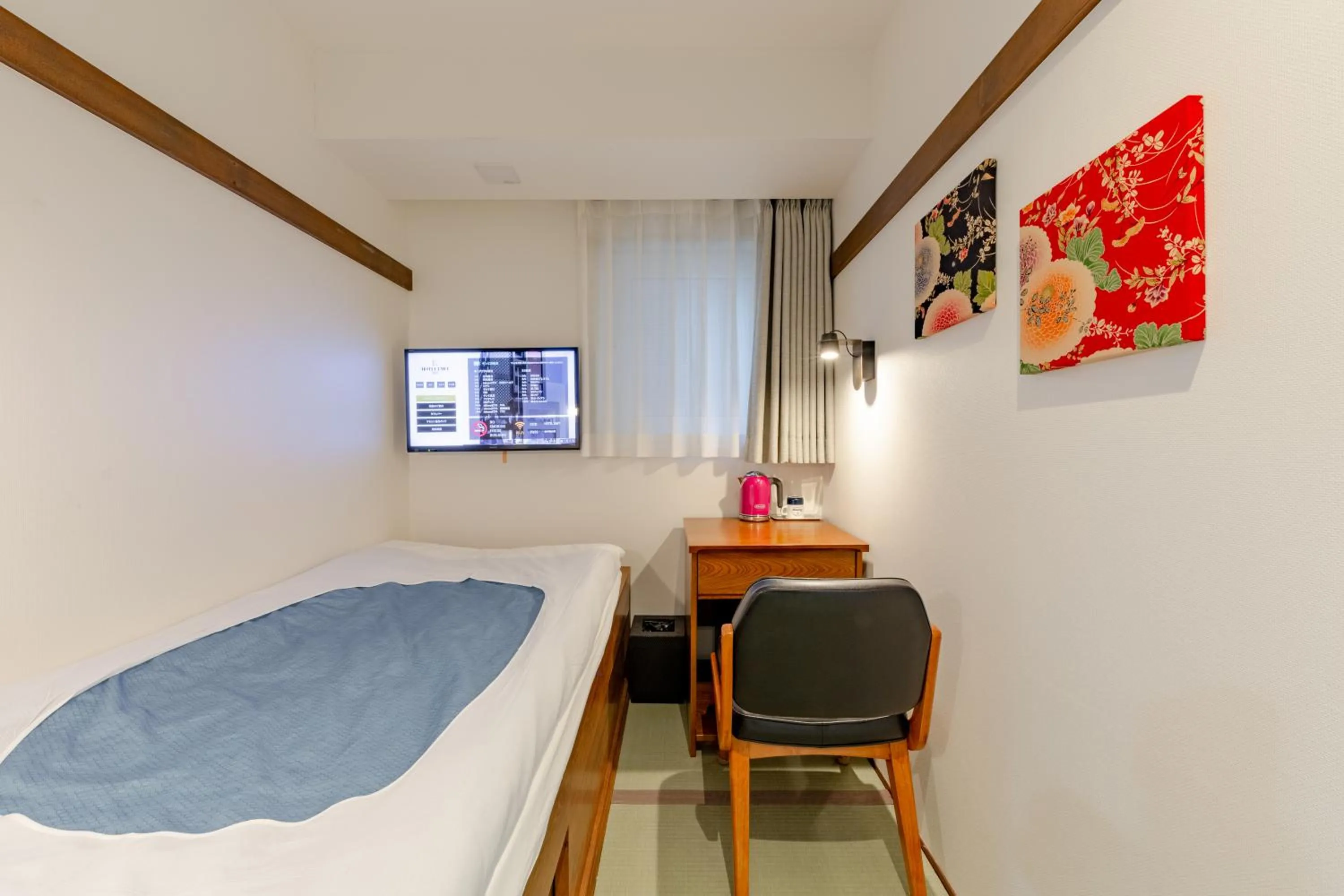 Photo of the whole room, Bed in The OneFive Tokyo Shibuya