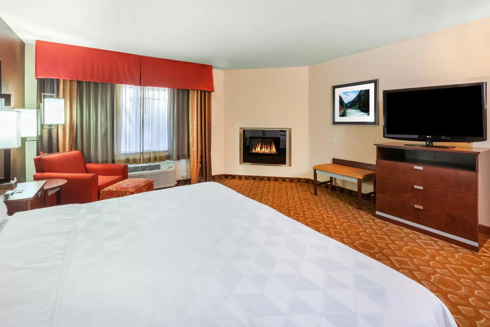 Bedroom in Holiday Inn & Suites Durango Downtown, an IHG Hotel