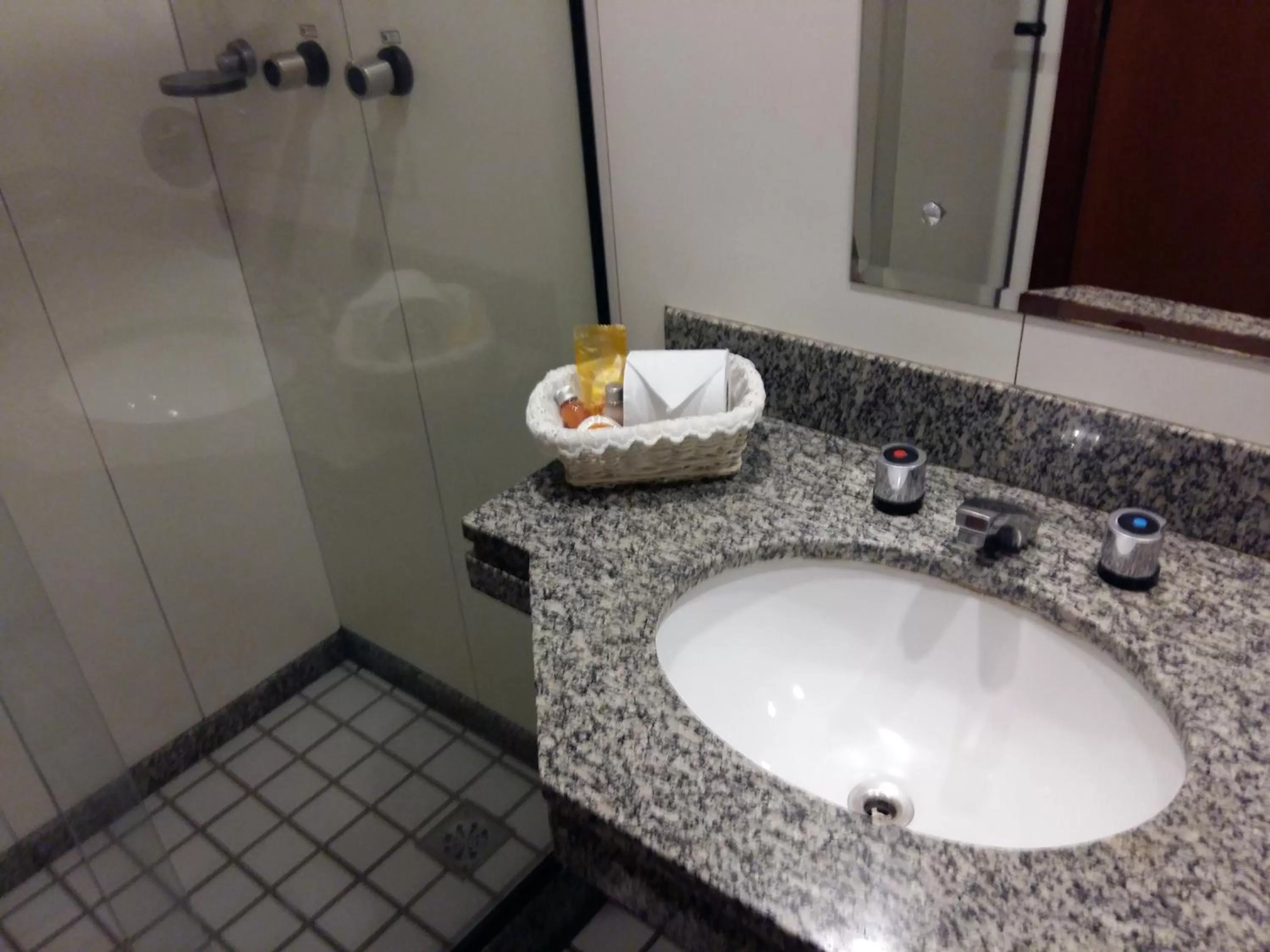 Bathroom in Metropolitan Hotel Brasília