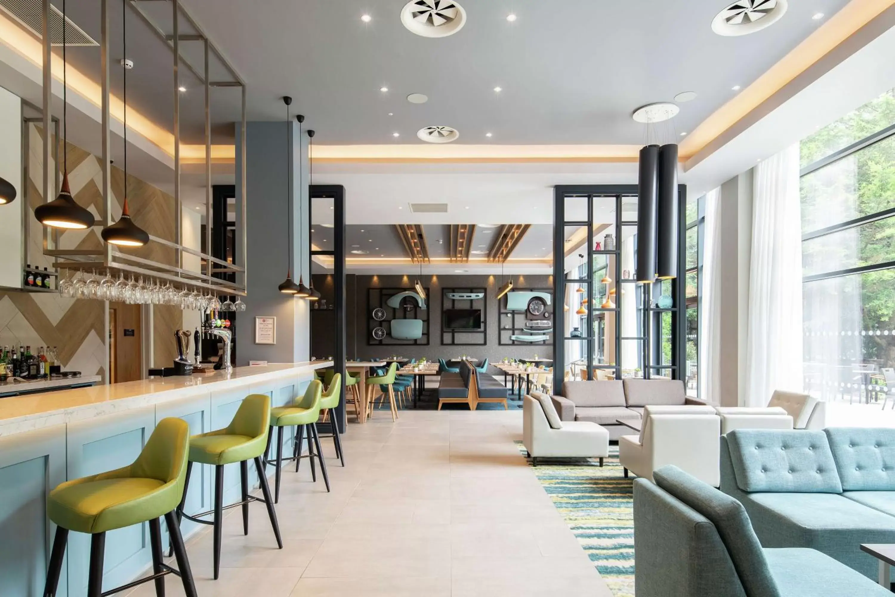 Lounge or bar, Lounge/Bar in Hilton Garden Inn Abingdon Oxford