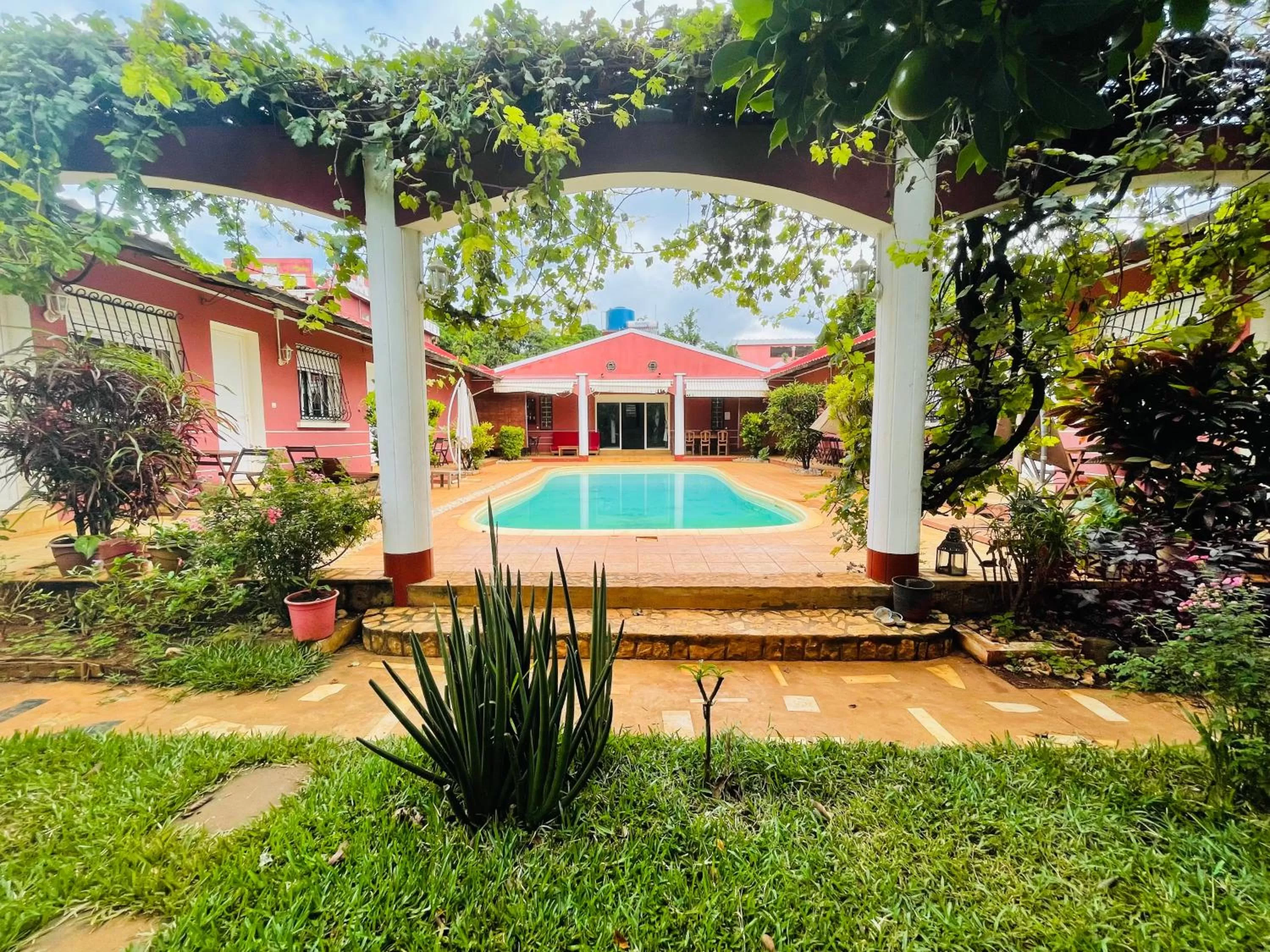 Patio, Swimming Pool in Régina Lodge Diégo Suarez Madagascar