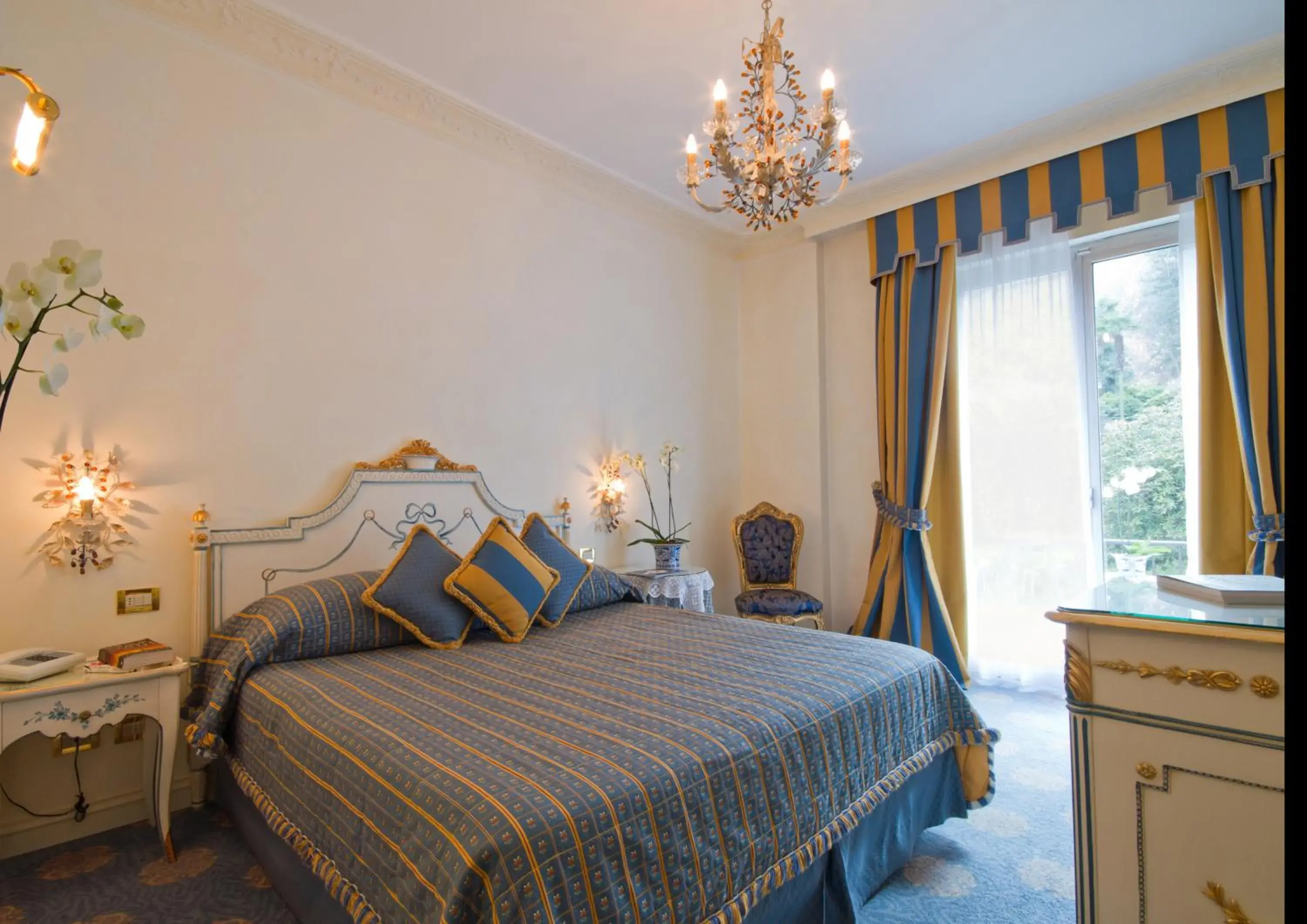 Photo of the whole room, Bed in Hotel Villa E Palazzo Aminta