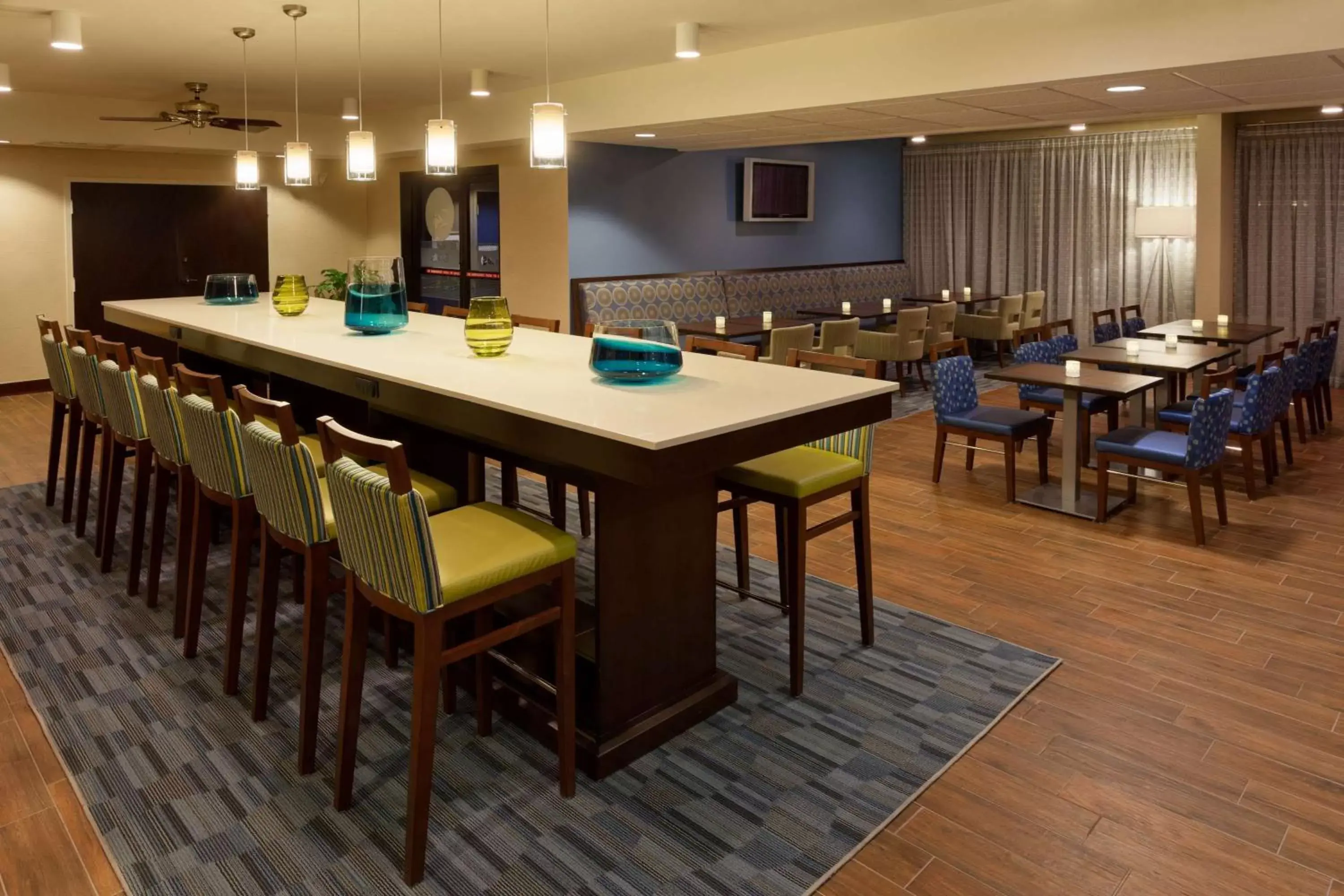 Dining area, Restaurant/Places to Eat in Hampton Inn New Bedford/Fairhaven