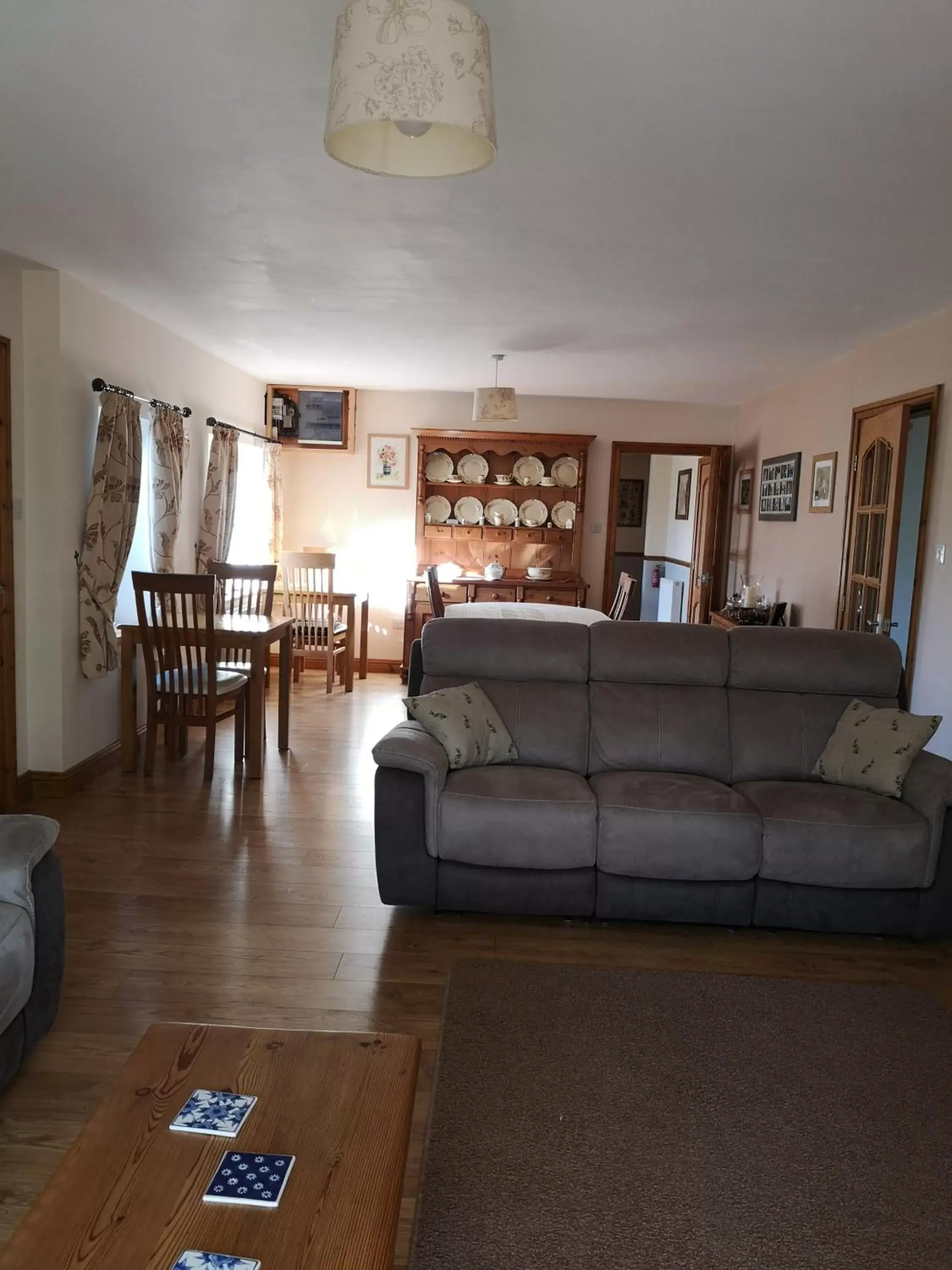 Living room, Seating Area in White Cottage B and B