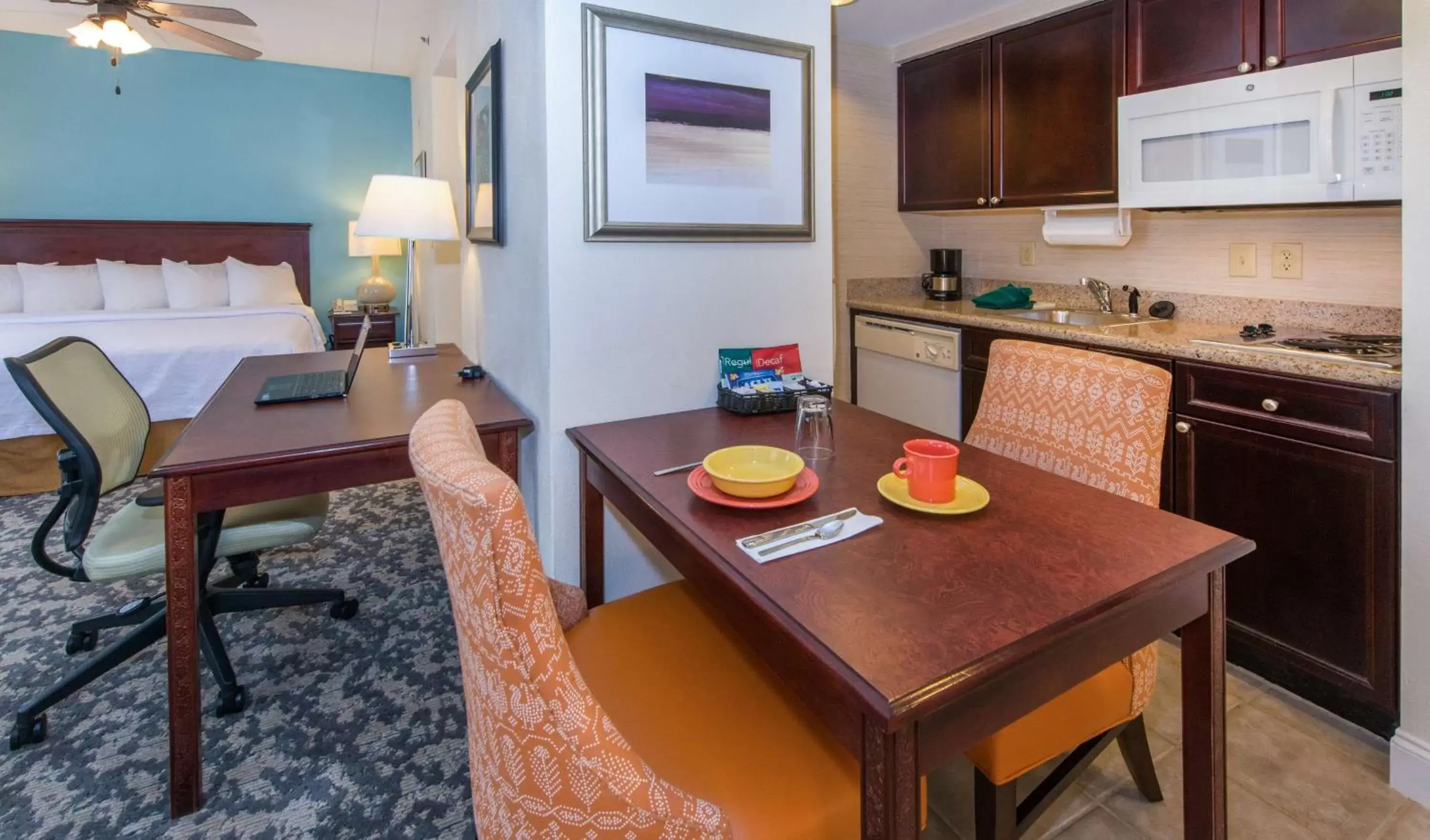 Bedroom, Dining Area in Homewood Suites by Hilton Montgomery