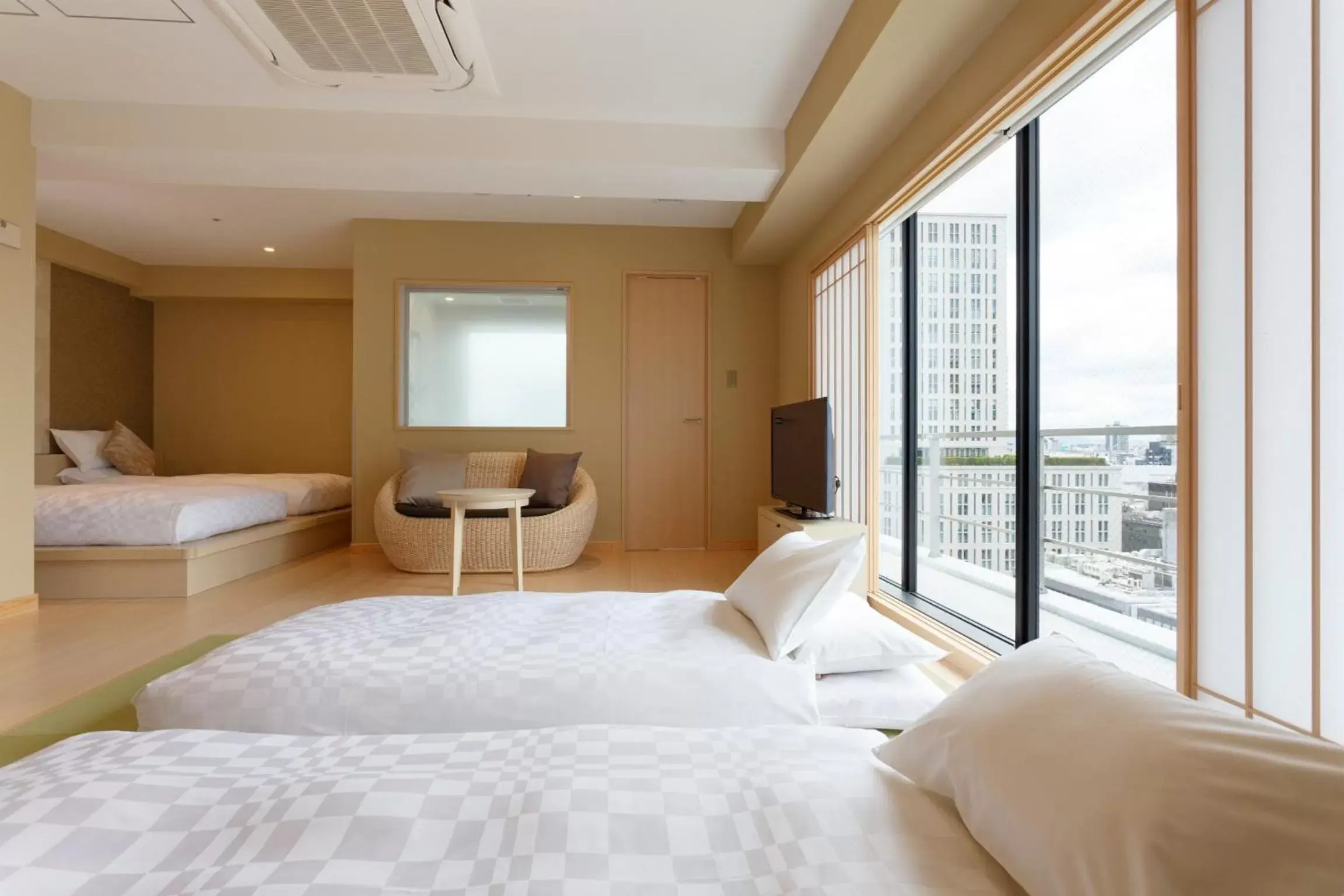 Day, Bed in Osaka View Hotel Honmachi