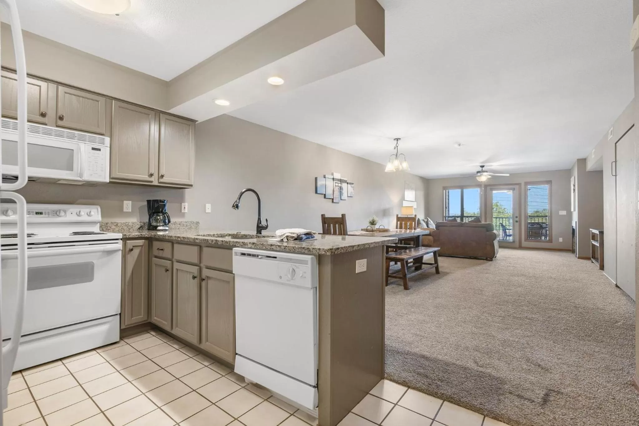 Kitchen or kitchenette in Table Rock Resorts at Indian Point