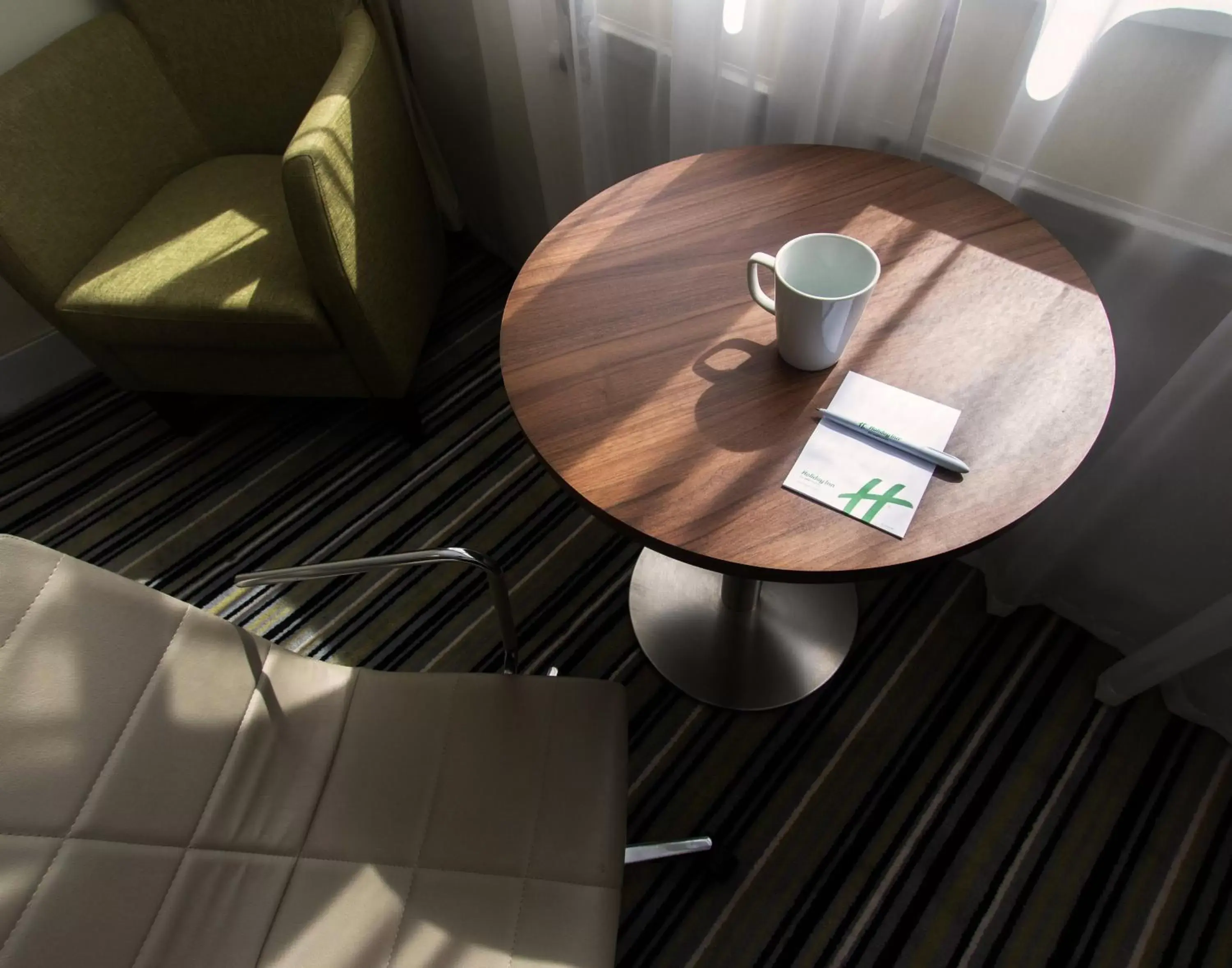 Photo of the whole room, Seating Area in Holiday Inn York, an IHG Hotel