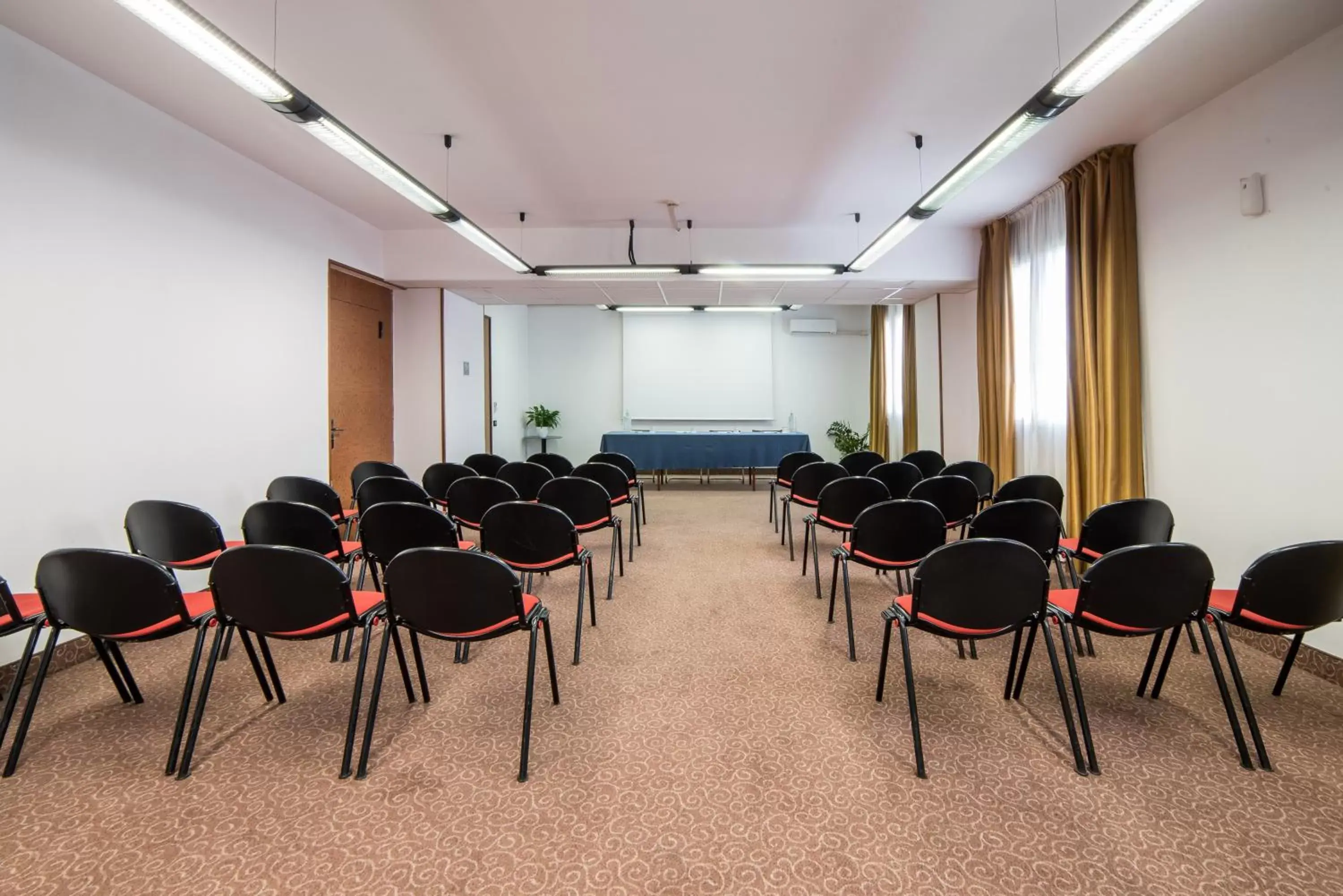 Meeting/conference room in Idea Hotel Piacenza