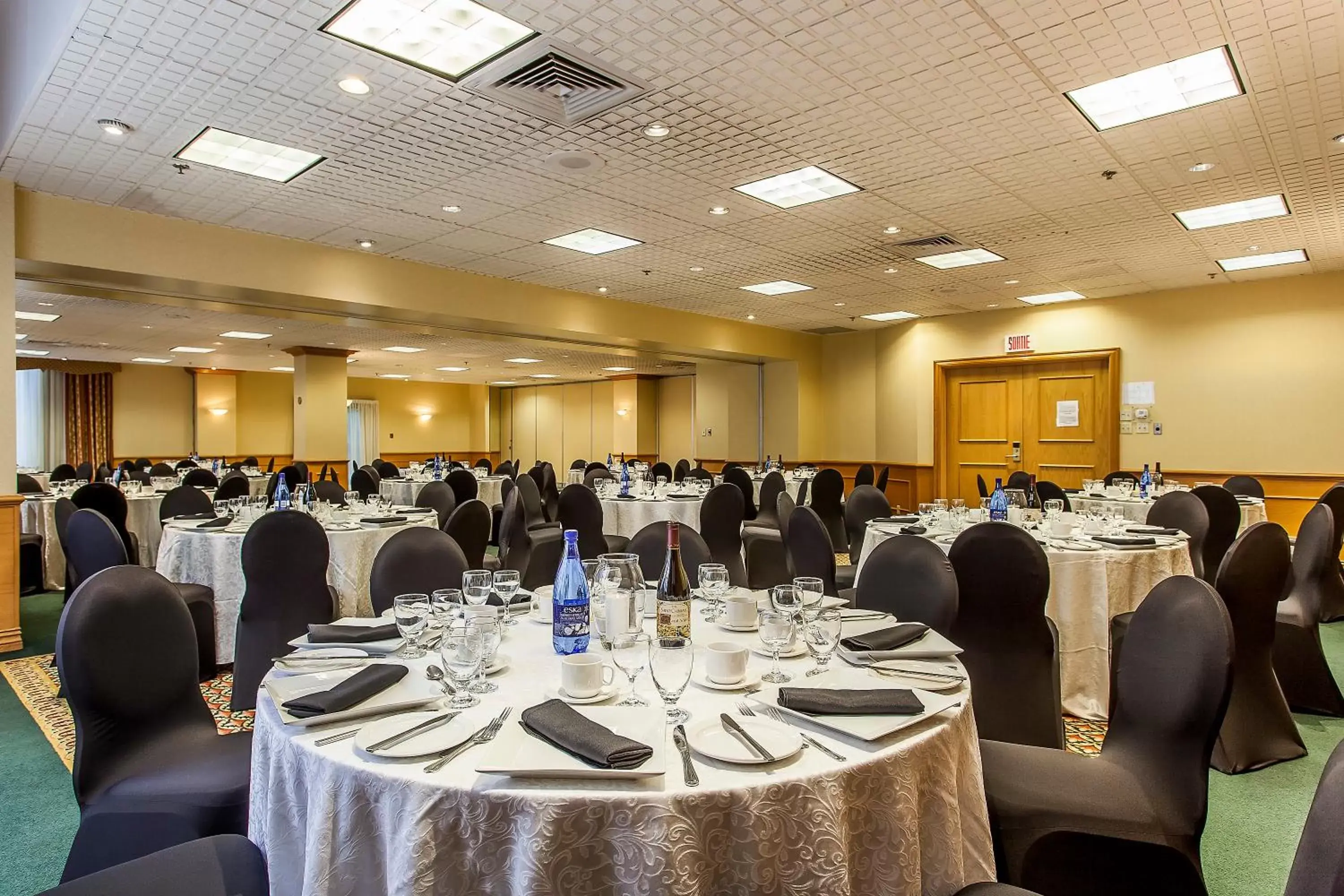 Banquet/Function facilities, Banquet Facilities in Le Nouvel Hotel