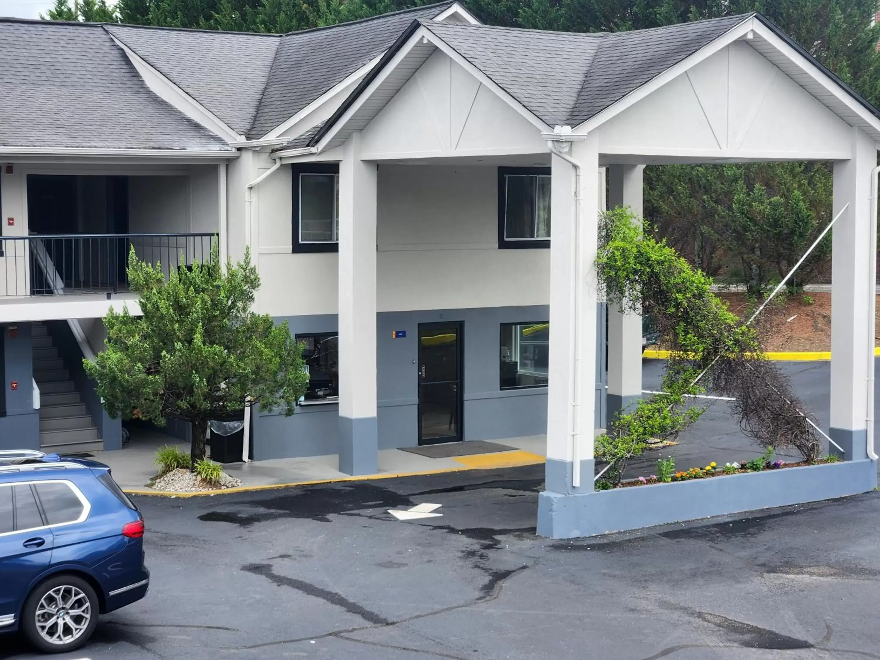 Property Building in Days Inn by Wyndham Dahlonega