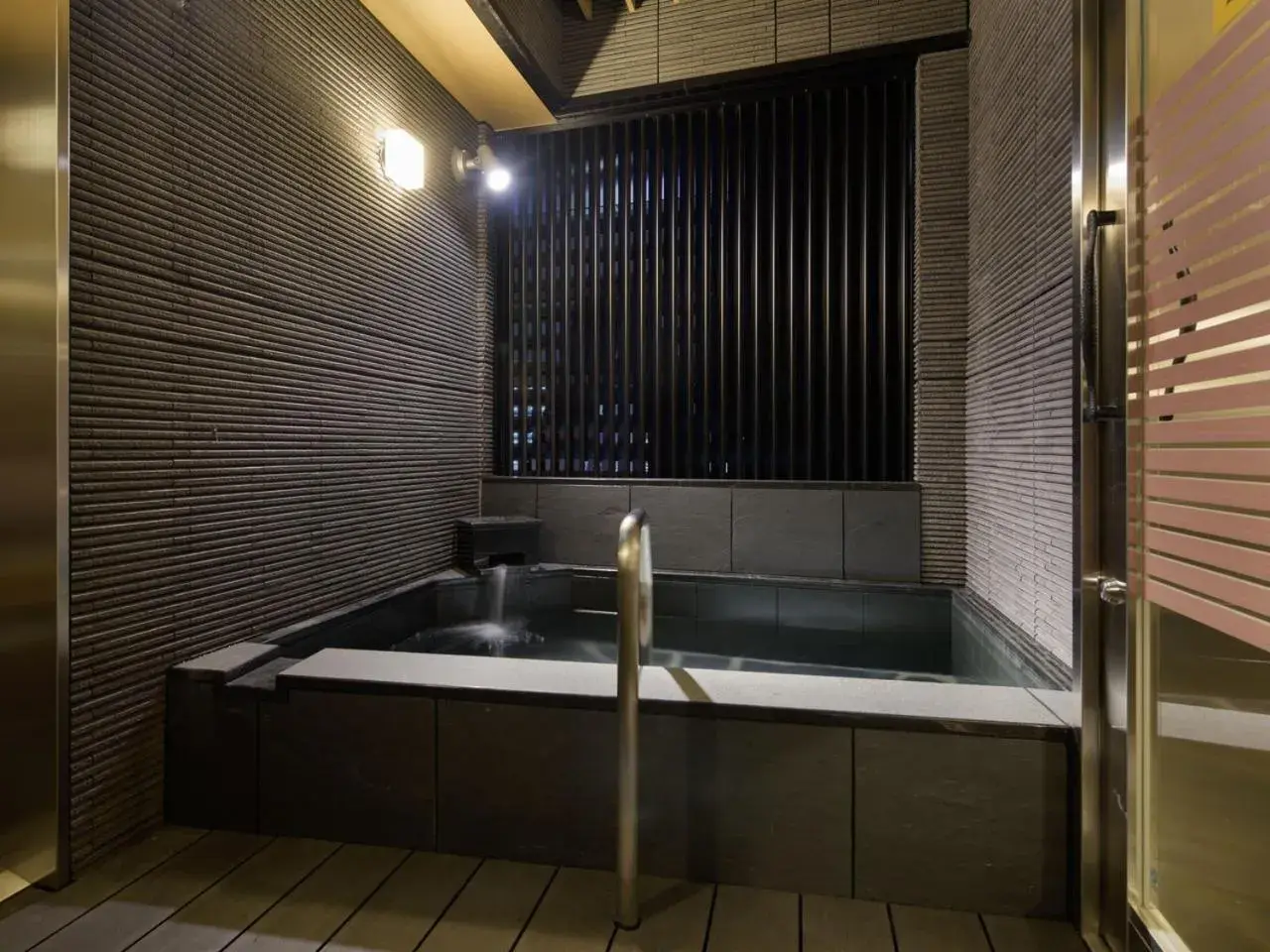 Open Air Bath in Apa Hotel Shinjuku-Kabukicho Tower