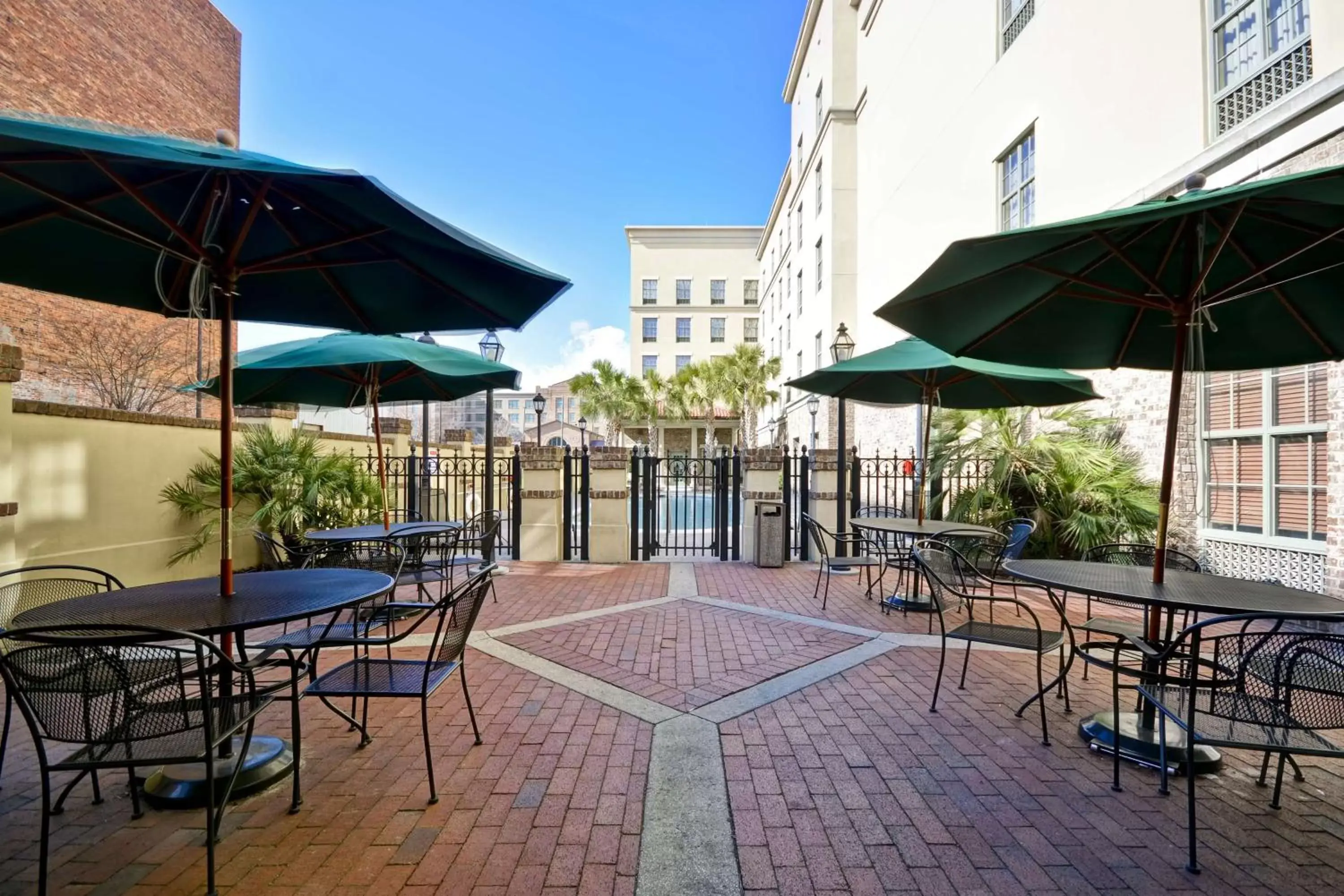 Property building in Hampton Inn & Suites Savannah Historic District