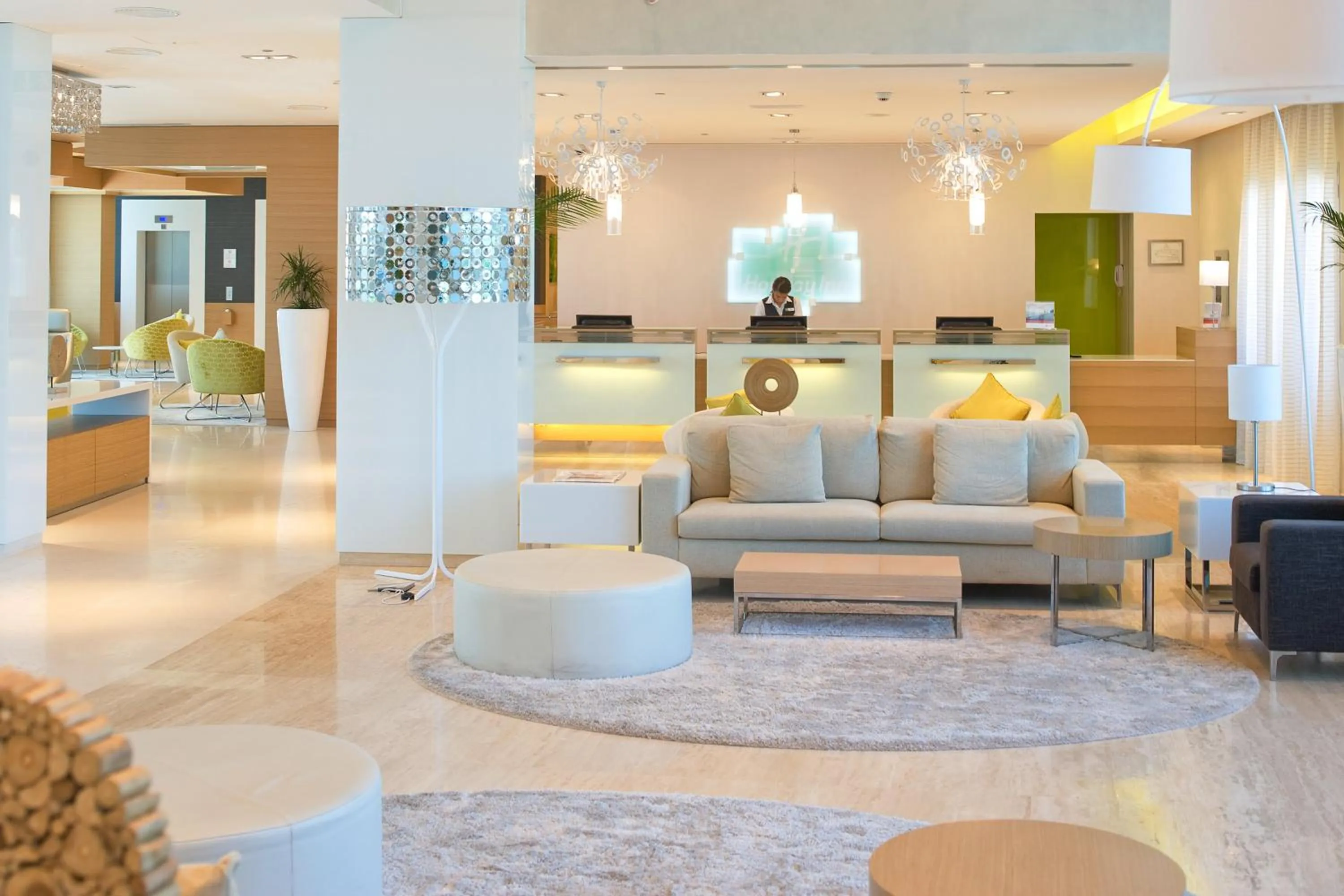 Lobby or reception in Holiday Inn Muscat AlSeeb by IHG
