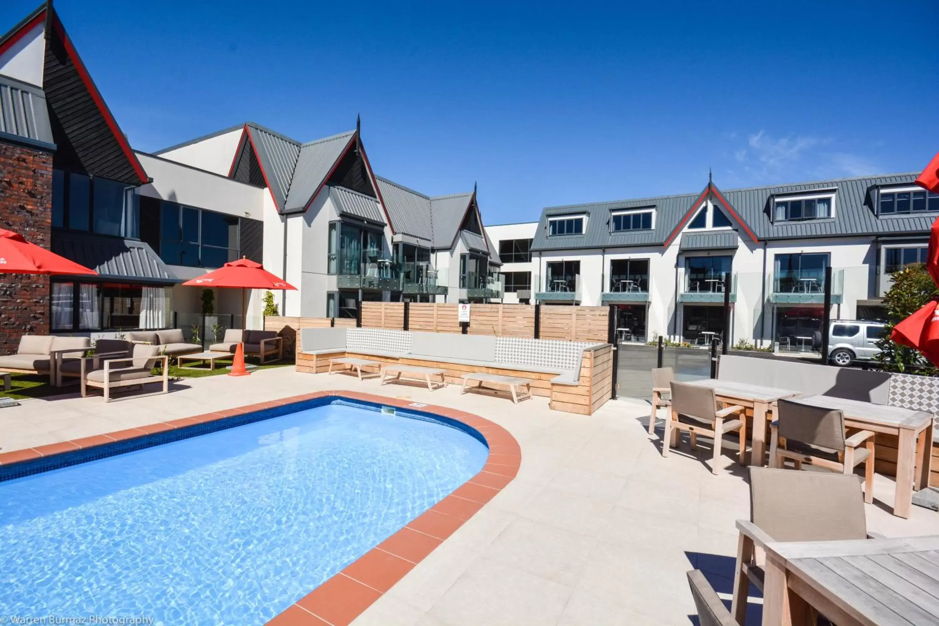 Swimming pool in Chateau Marlborough Hotel