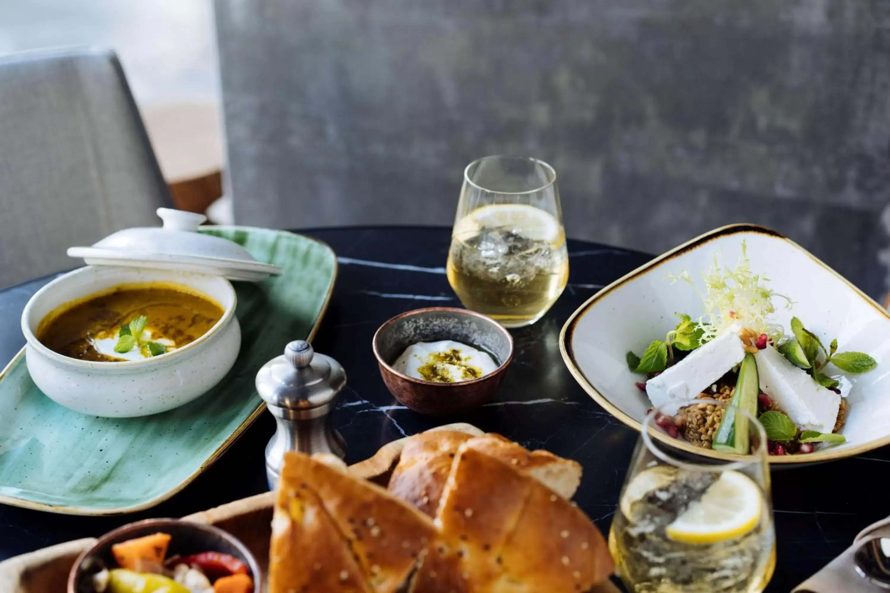 Restaurant/places to eat in Hyatt Regency Zurich Airport Circle Restaurant/places to eat in Hyatt Regency Zurich Airport Circle