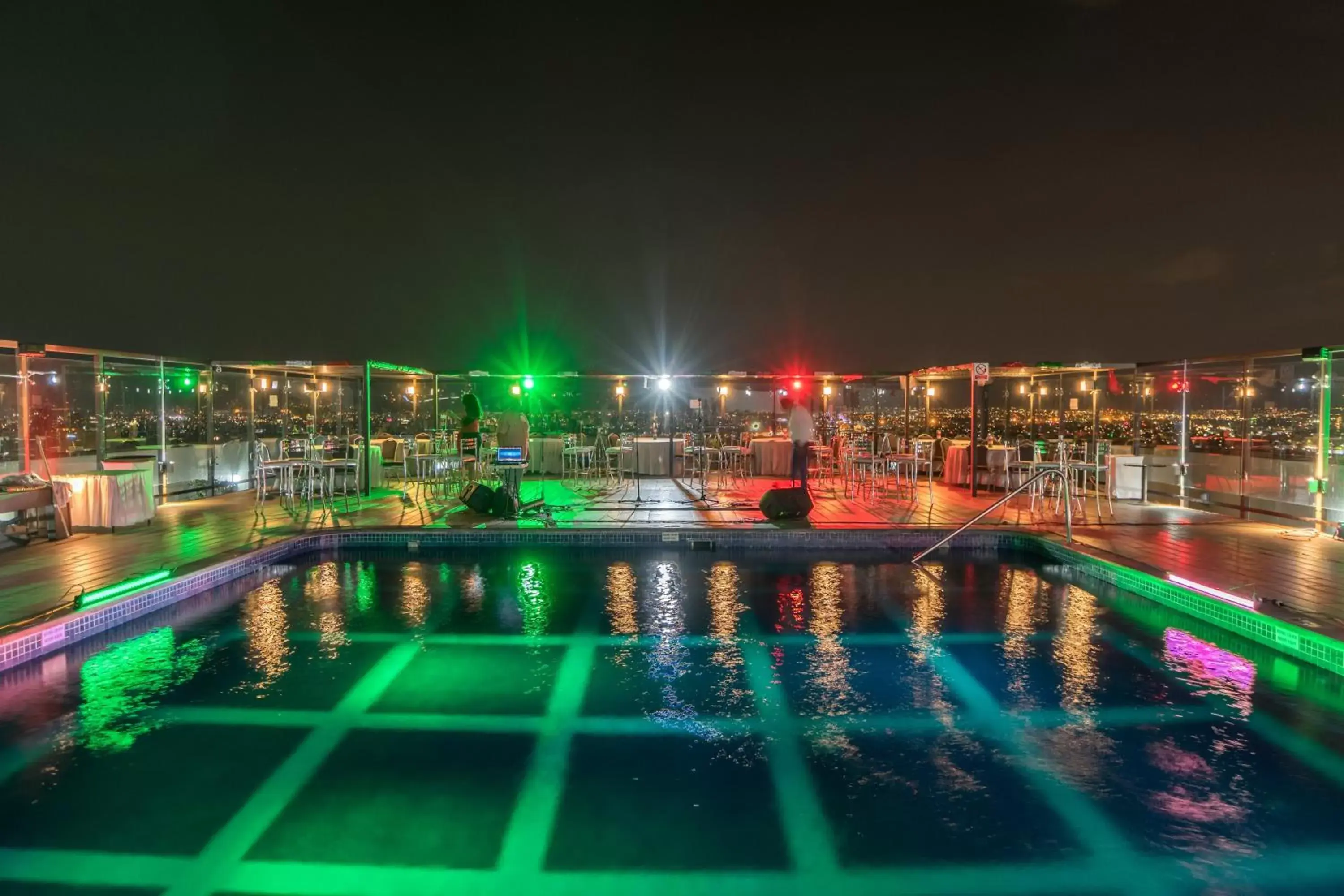 Meeting/conference room, Swimming Pool in Holiday Inn Guadalajara Select, an IHG Hotel