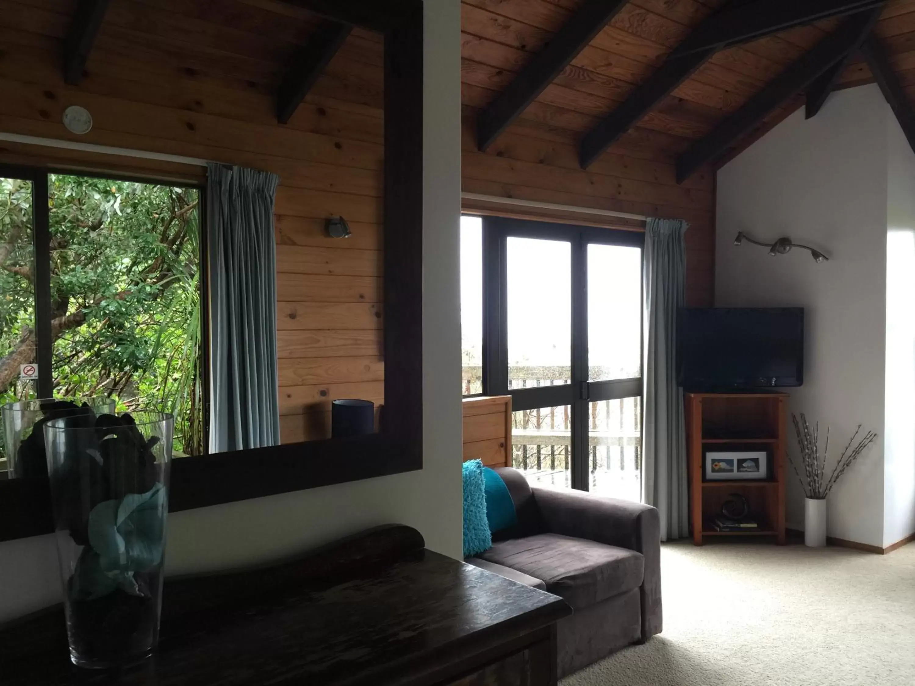 Living room, Seating Area in Grafton Cottage & Chalets