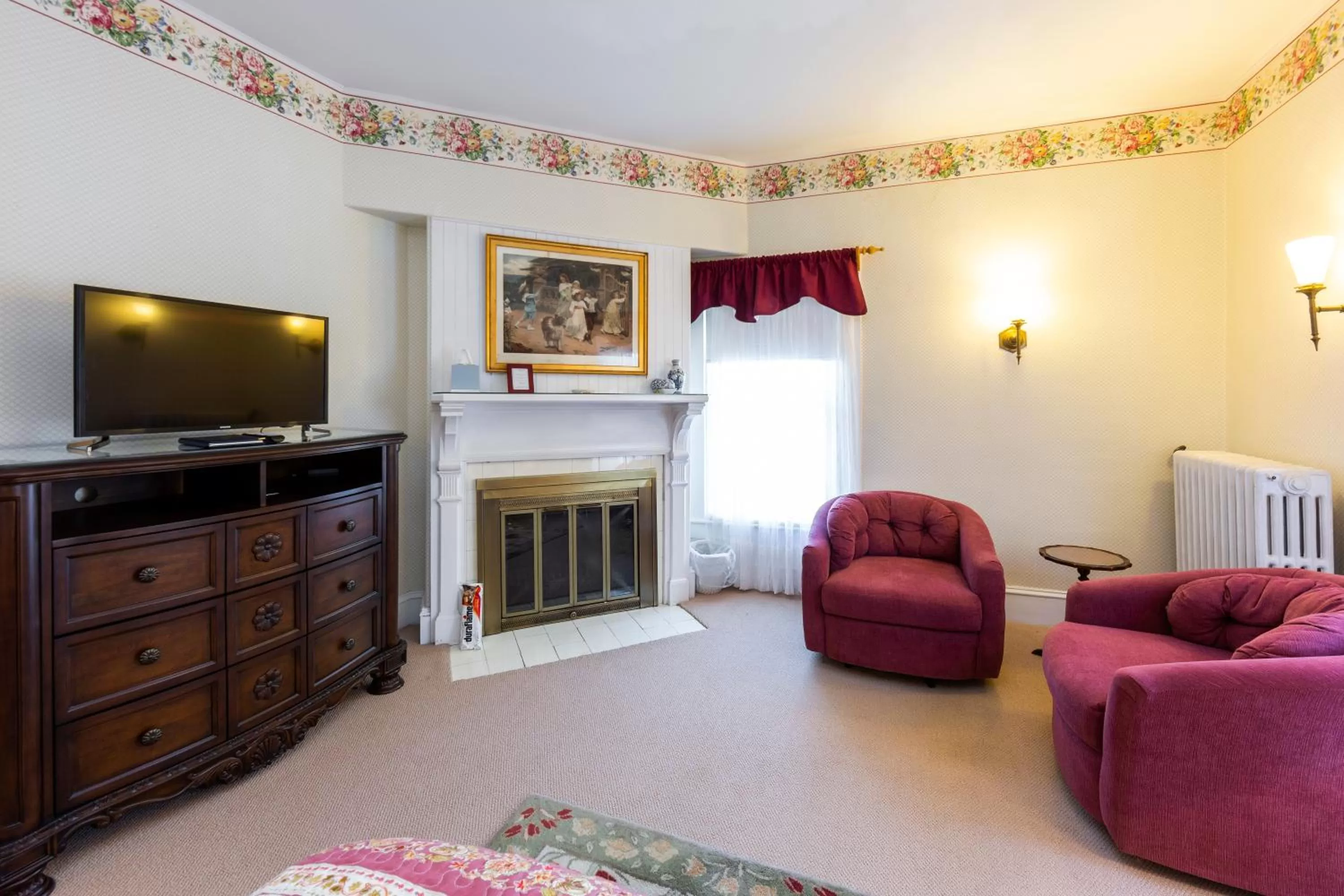 TV/Entertainment Center in The Elmhurst Inn