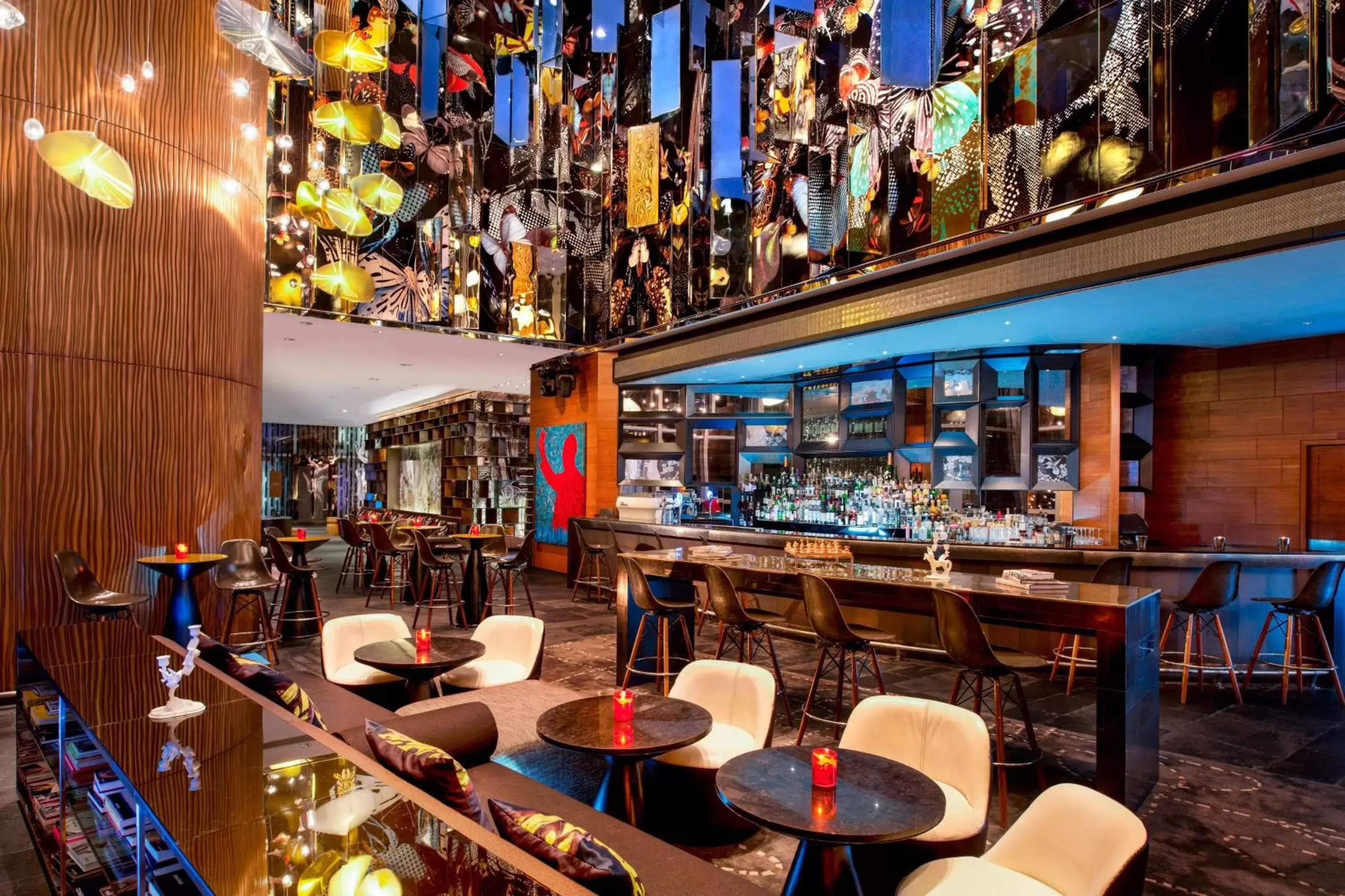 Restaurant/places to eat, Lounge/Bar in W Hong Kong