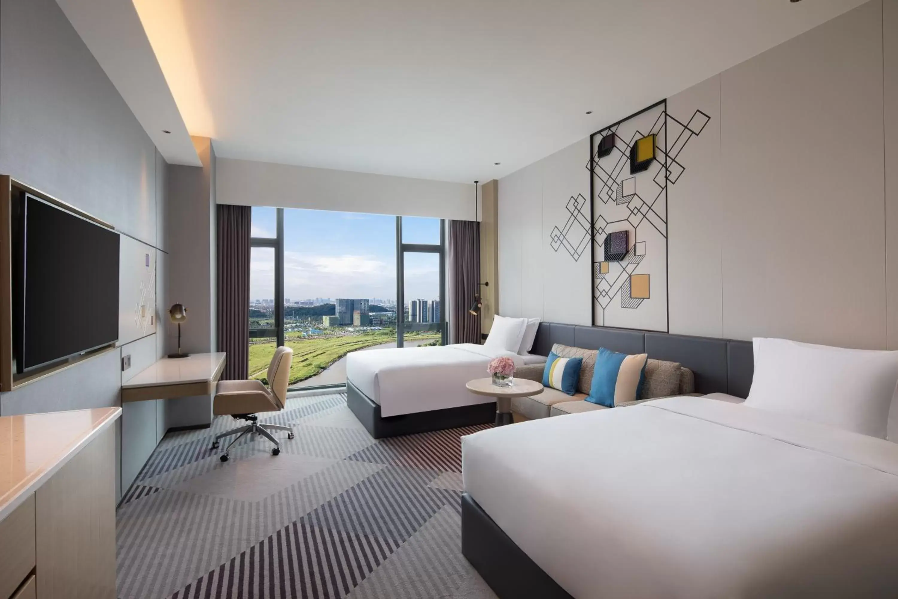 Photo of the whole room, Bed in Crowne Plaza Foshan Nanhai-an IHG Hotel-Free Shuttle Bus to Canton Fair Photo of the whole room, Bed in Crowne Plaza Foshan Nanhai-an IHG Hotel-Free Shuttle Bus to Canton Fair