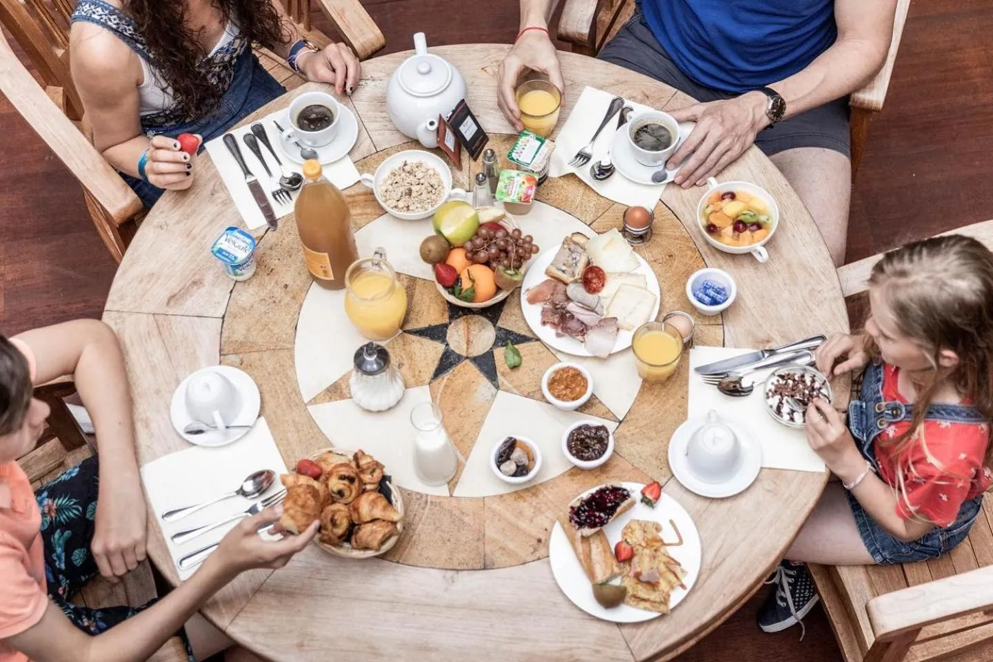 Breakfast in Manoir des Indes, The Originals Relais